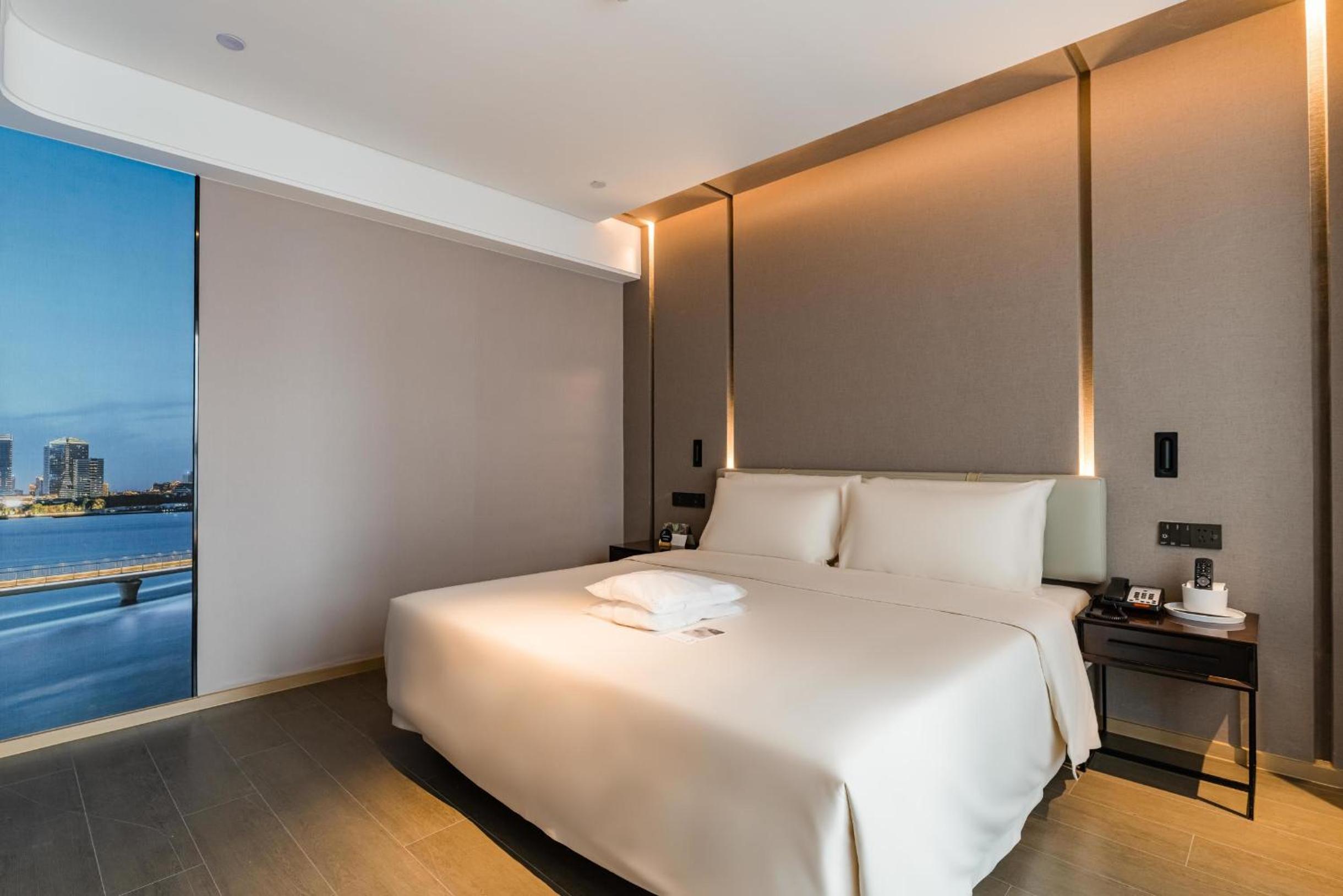 Deluxe Double Room with City View  - Photo 1