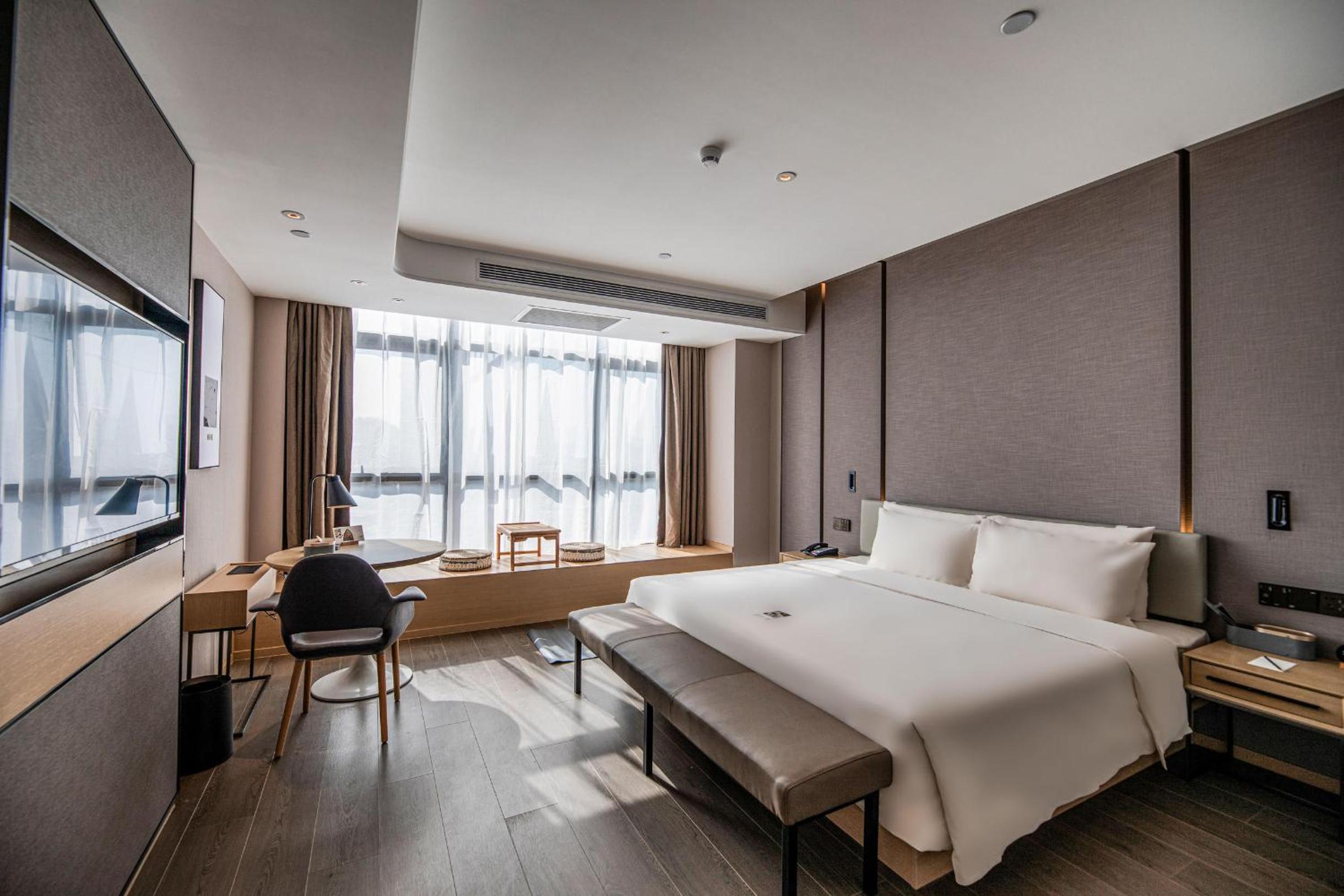 Deluxe Suite with Garden View photo 1