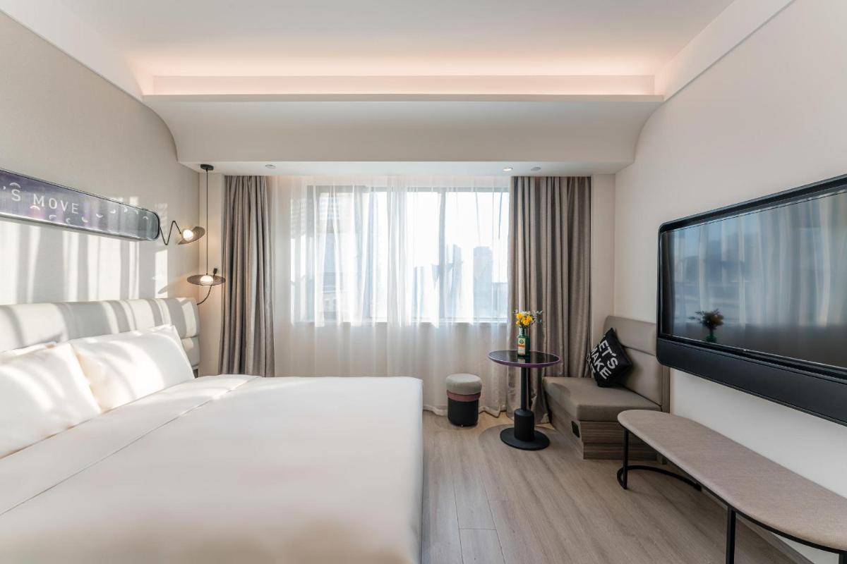Light Double Room