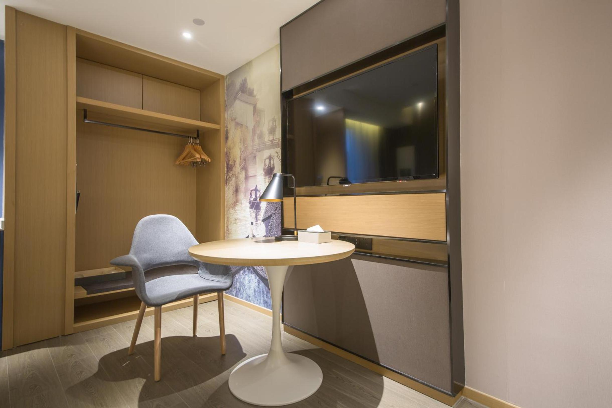 Deluxe Double Room  photo 1