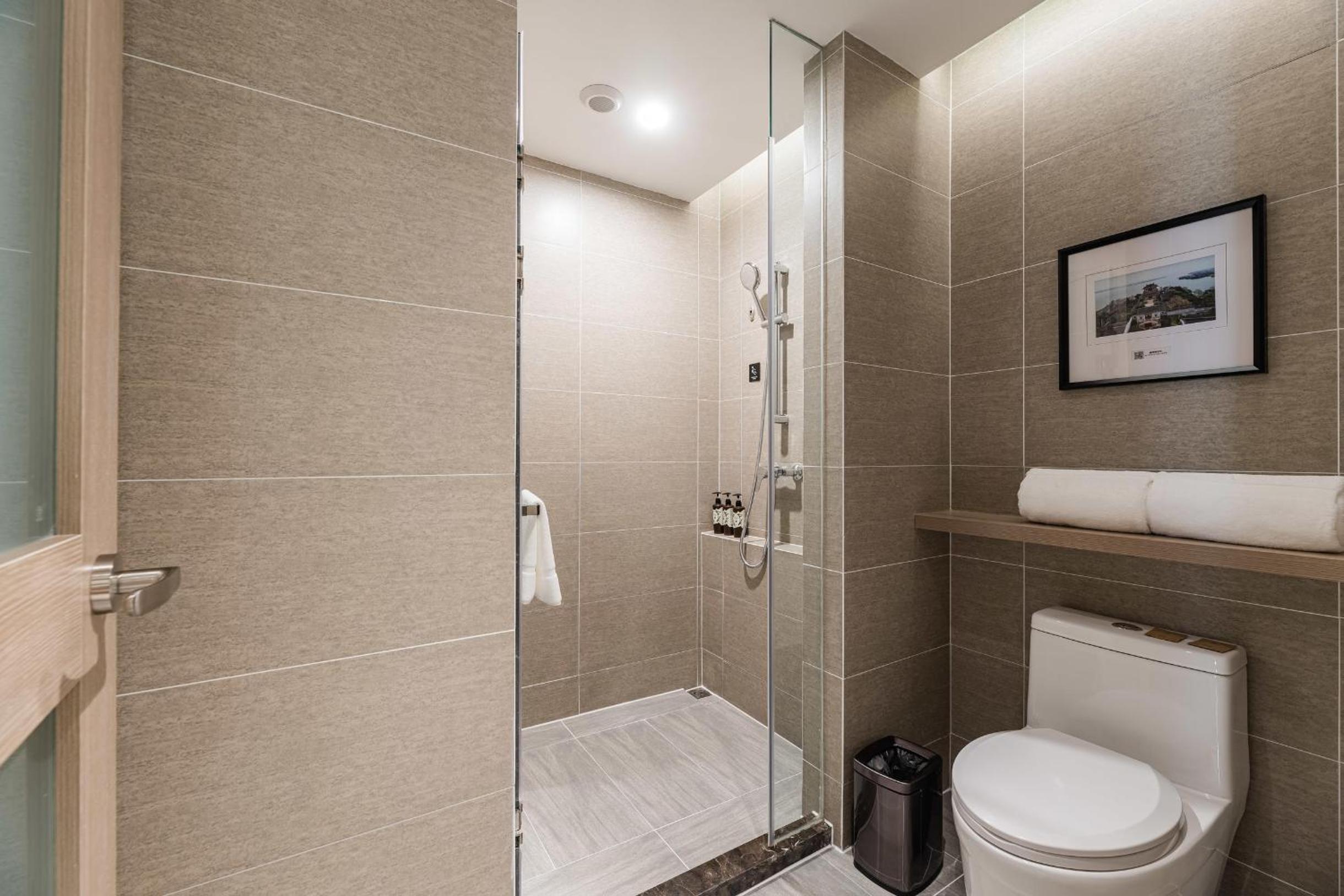 Elegant Double Room photo 2
