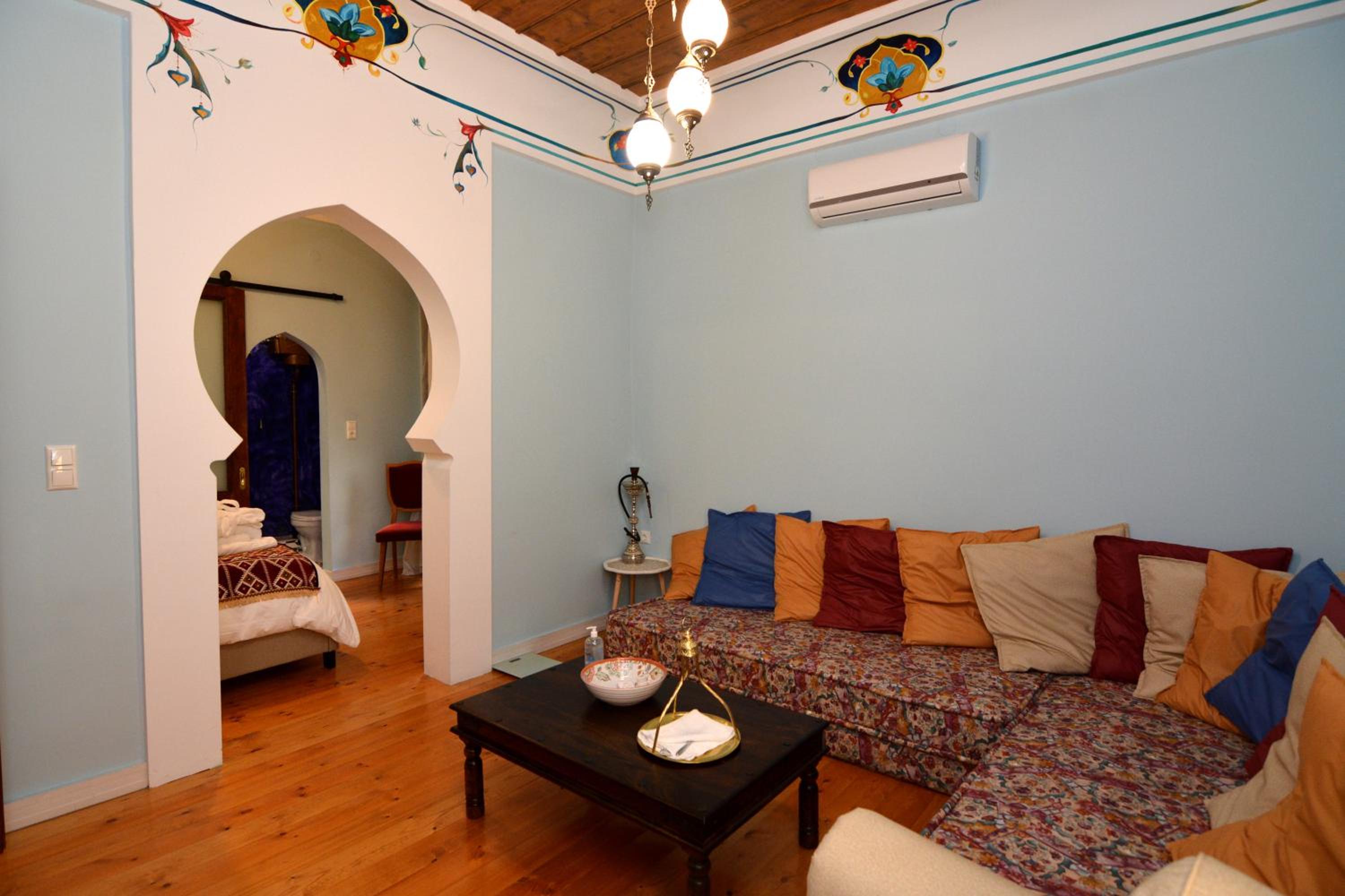 Apartment with Garden View - Photo 4