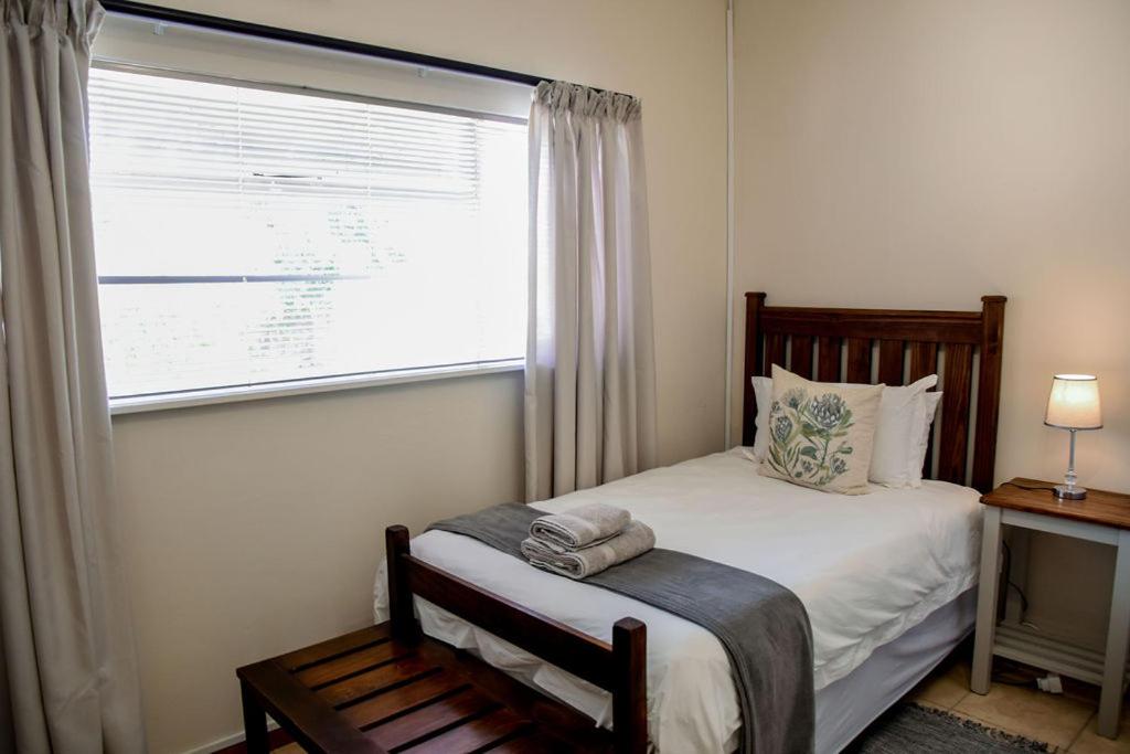 Twin Room - Photo 3