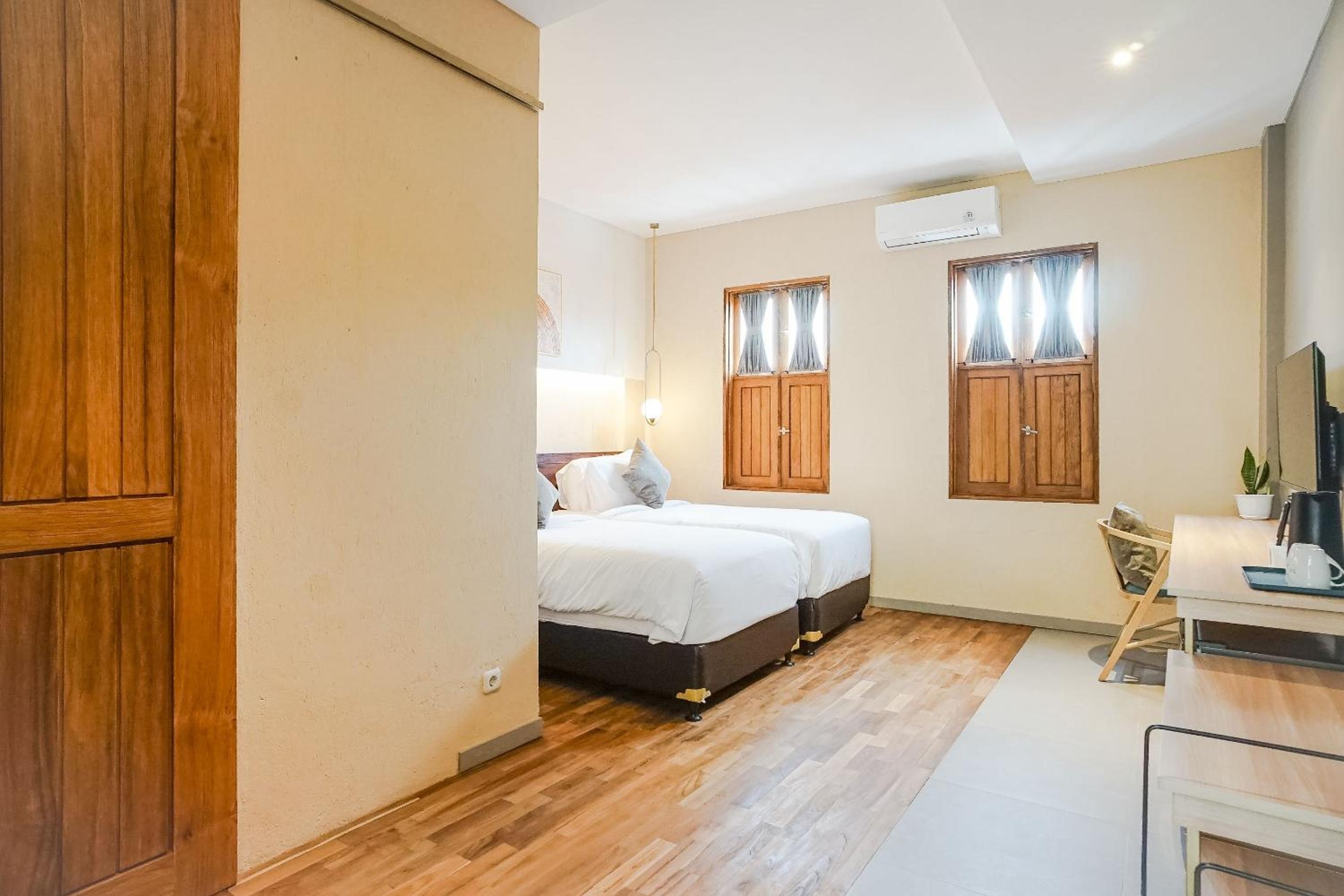 Standard Twin Room - Photo 10