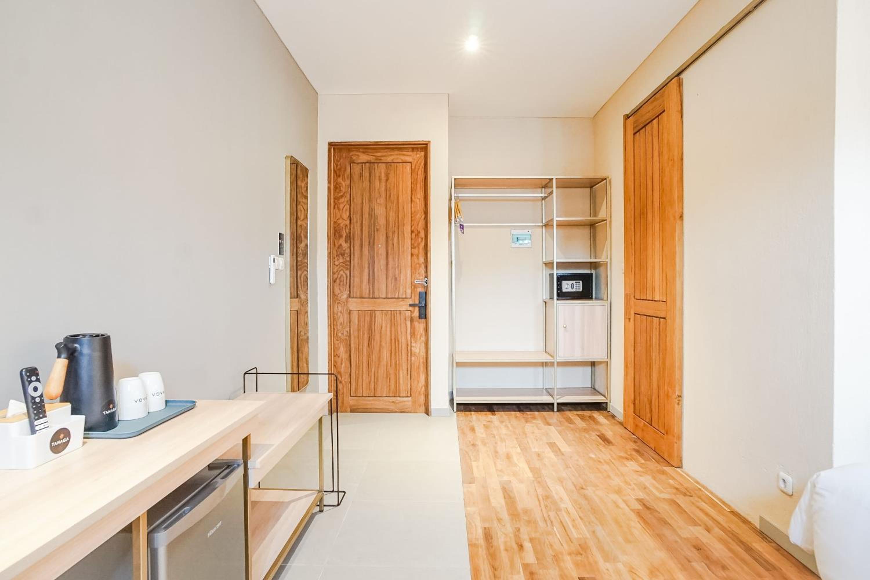 Standard Twin Room - Photo 12