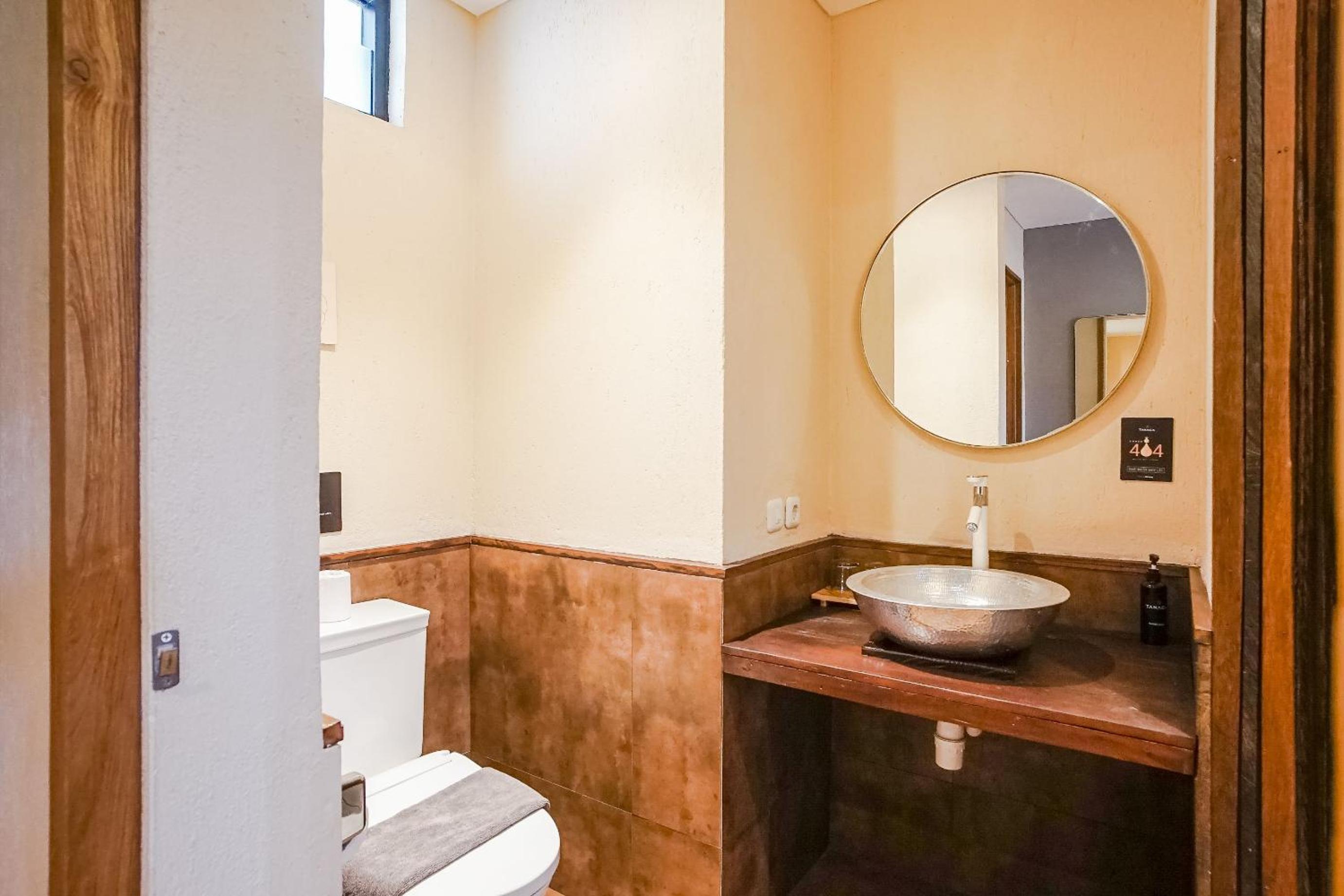 Standard Twin Room - Photo 6