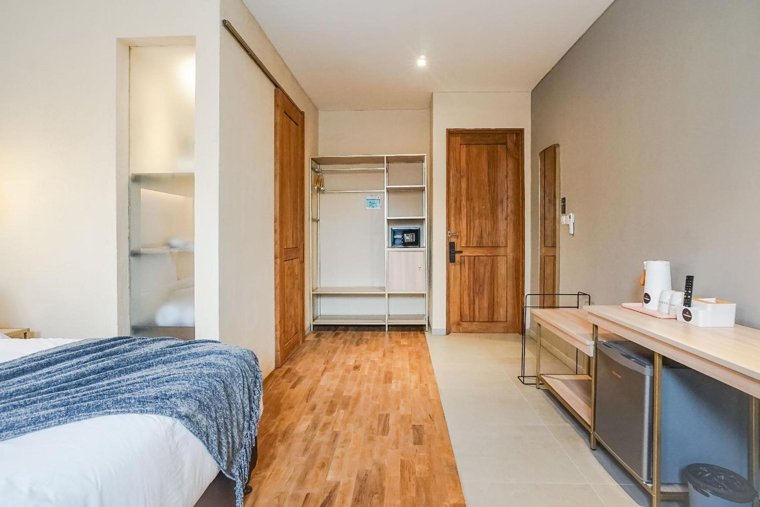 Standard Double Room - Photo 21