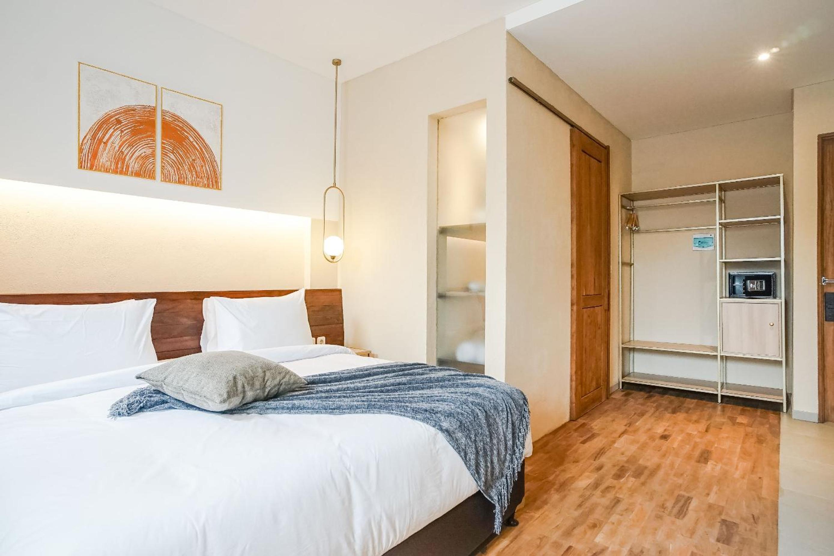 Standard Double Room - Photo 23