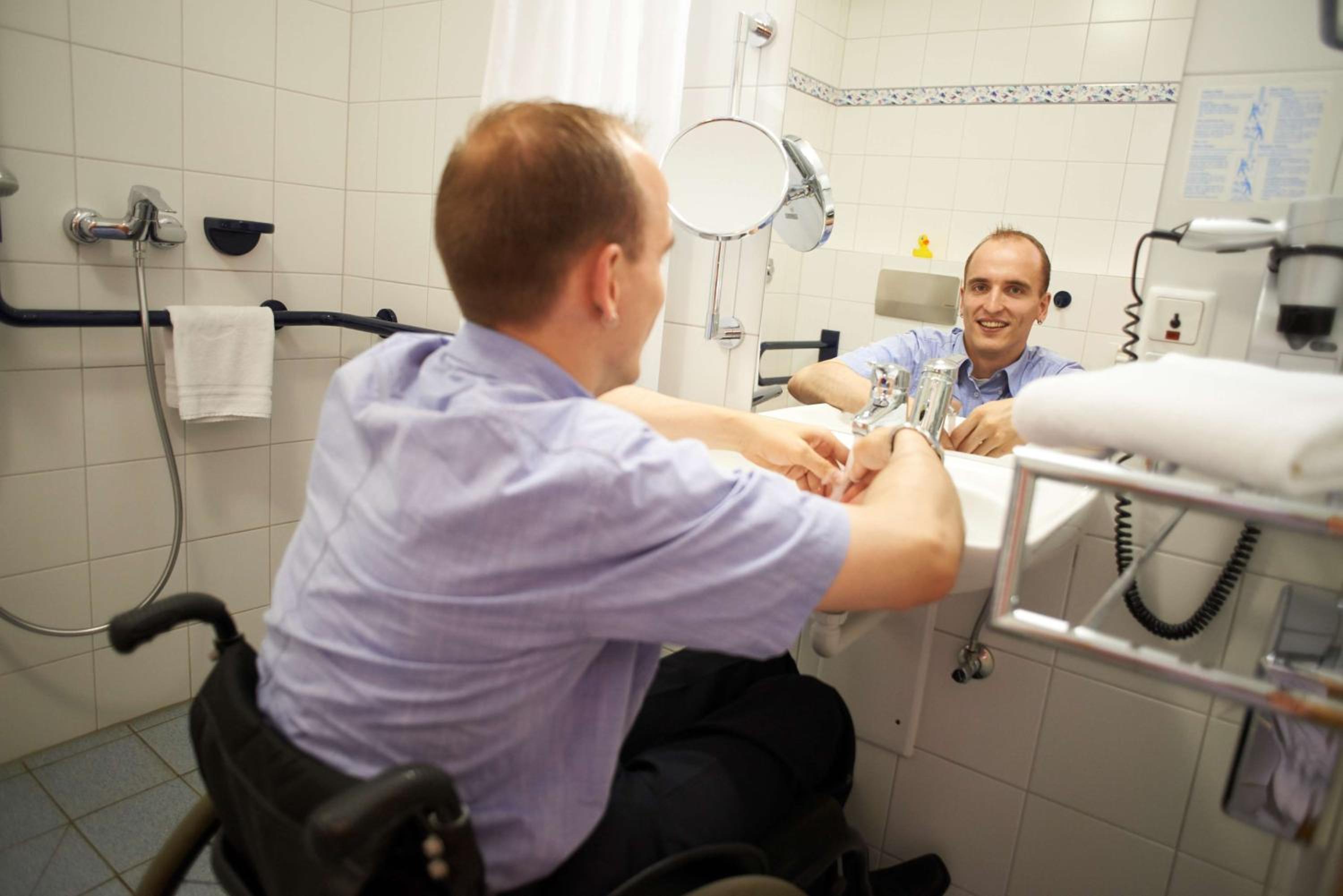 Single Room - Disability Access photo 3