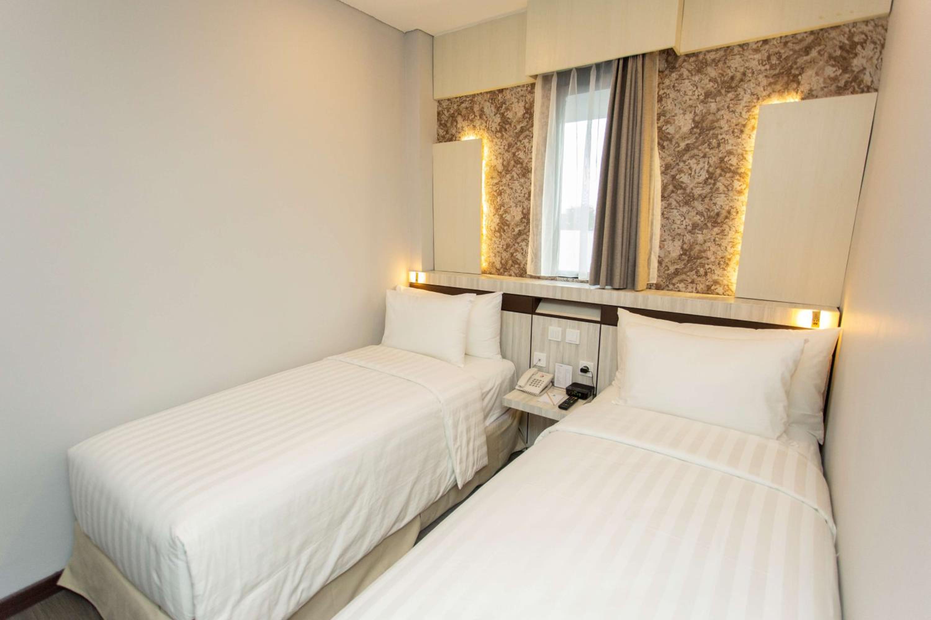 Deluxe Twin Room - Non-Smoking - Photo 1