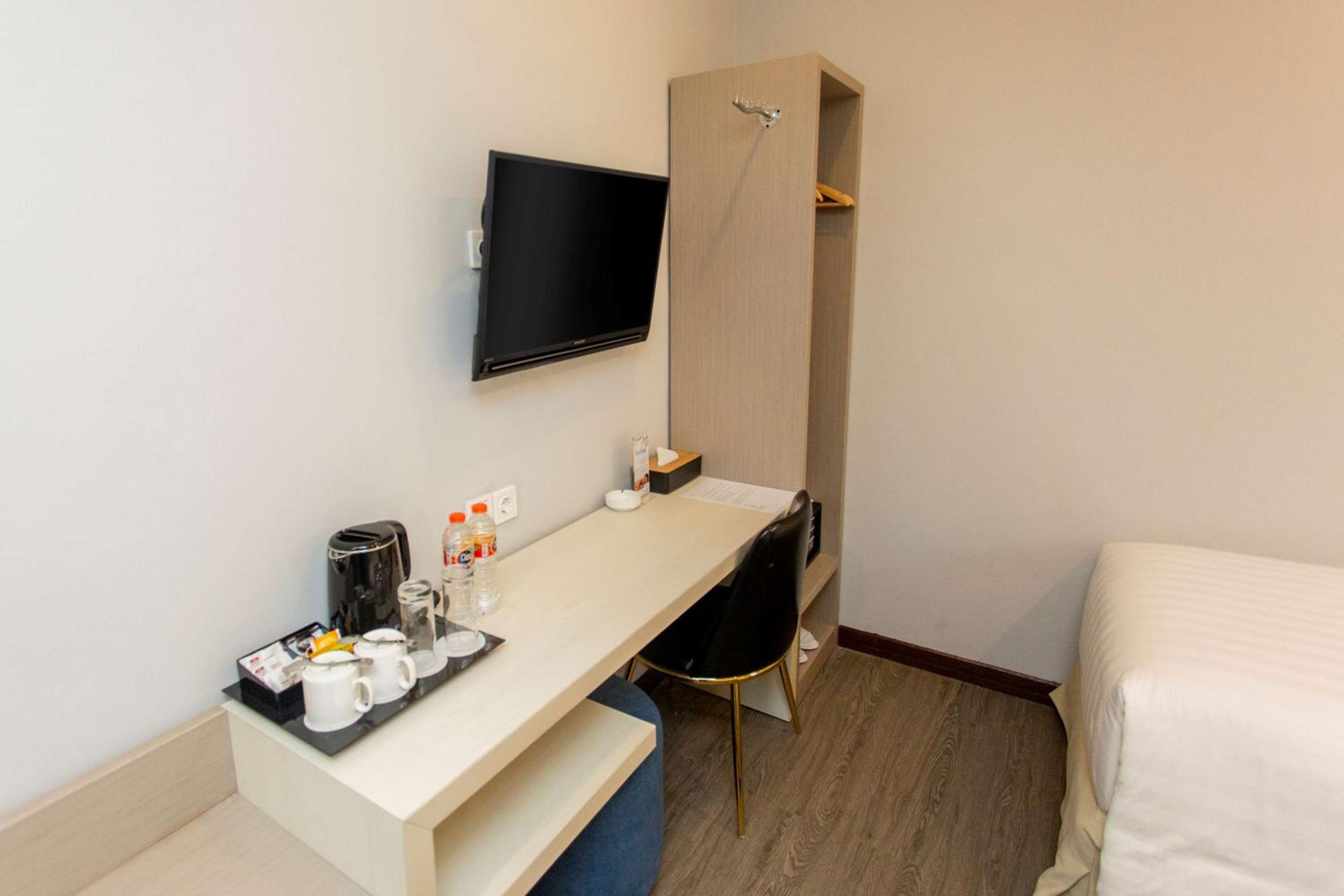 Deluxe Twin Room - Non-Smoking - Photo 6