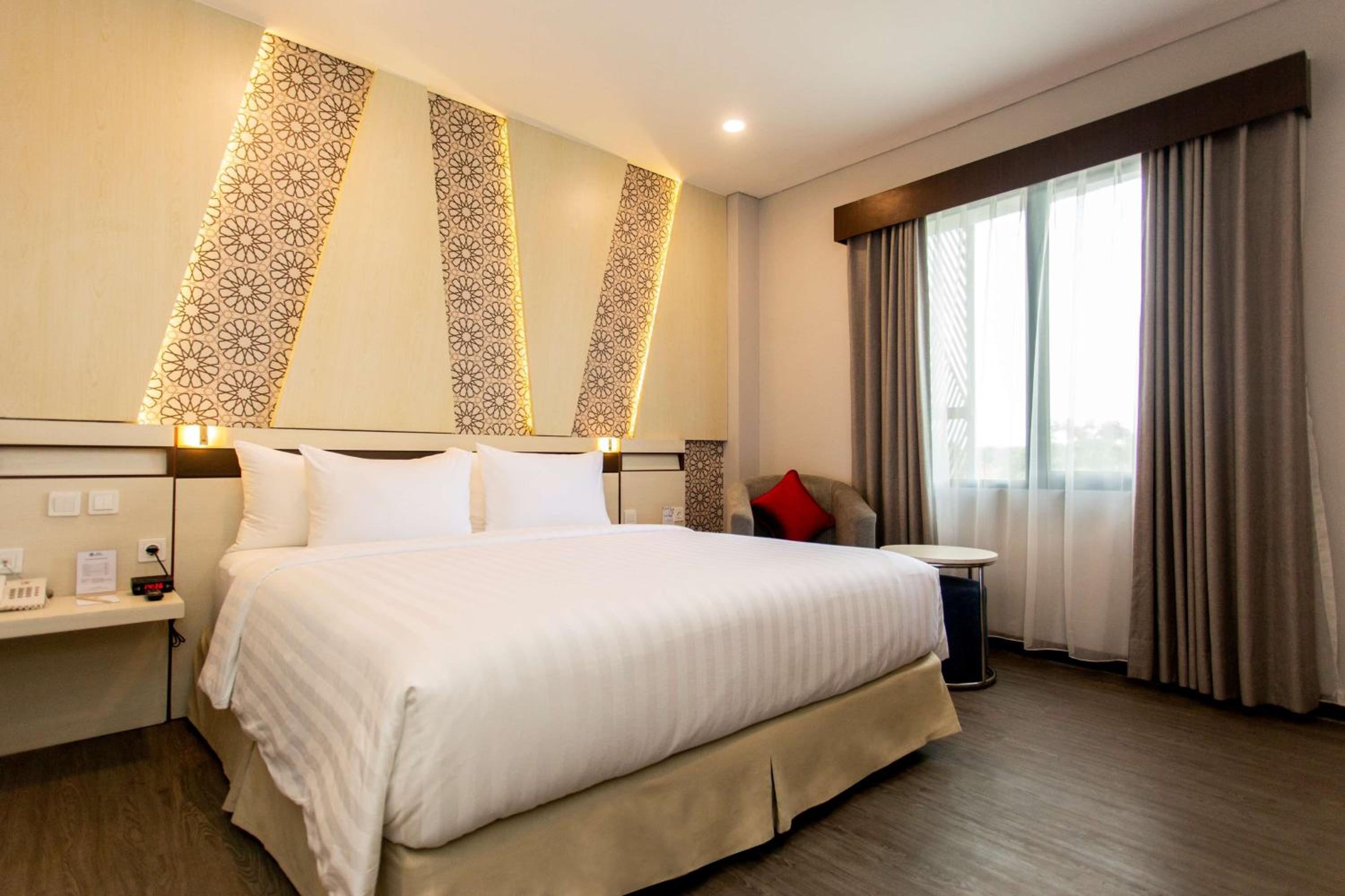 Deluxe Double Room - Non-Smoking - Photo 1