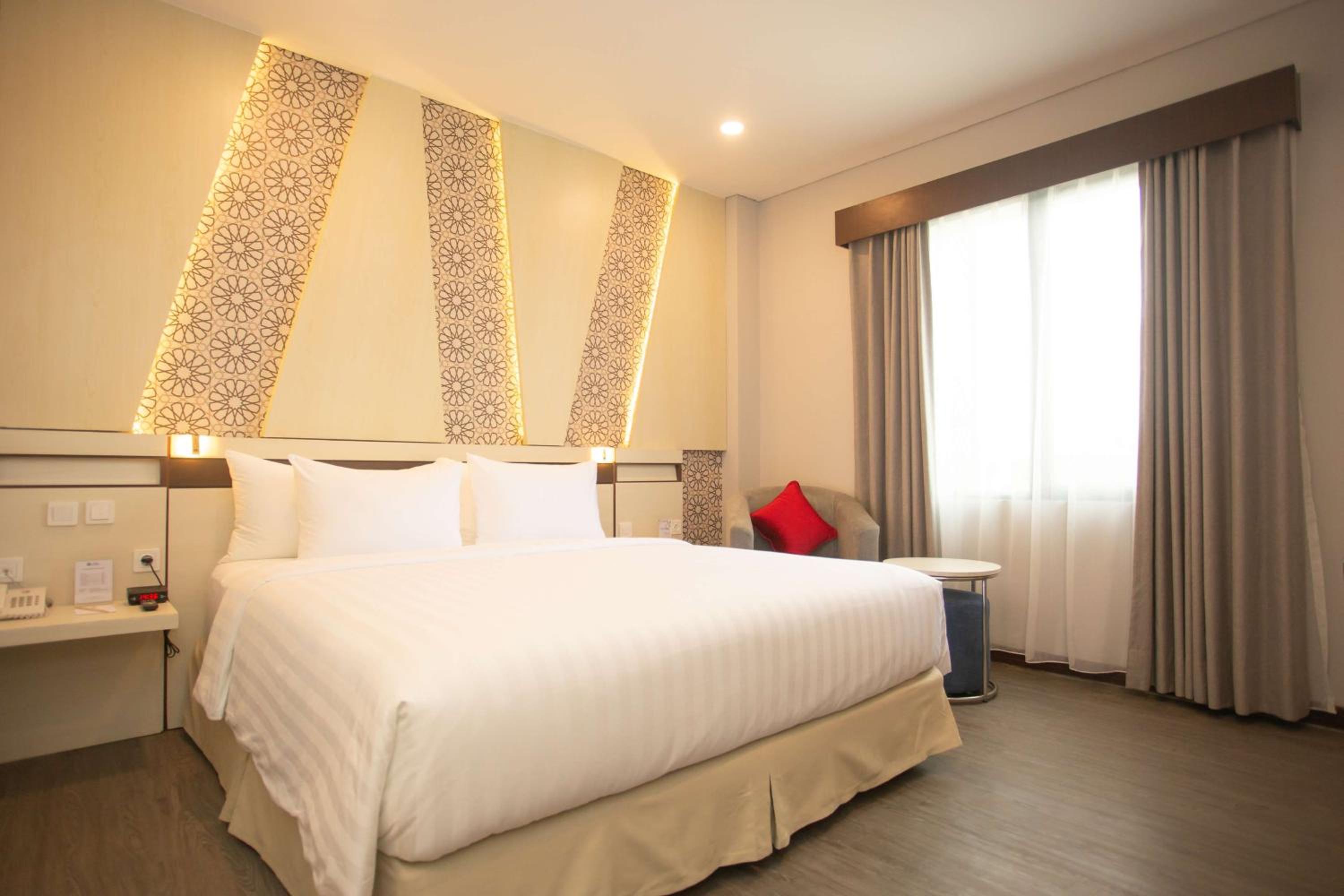 Family Suite - Non-Smoking - Photo 2