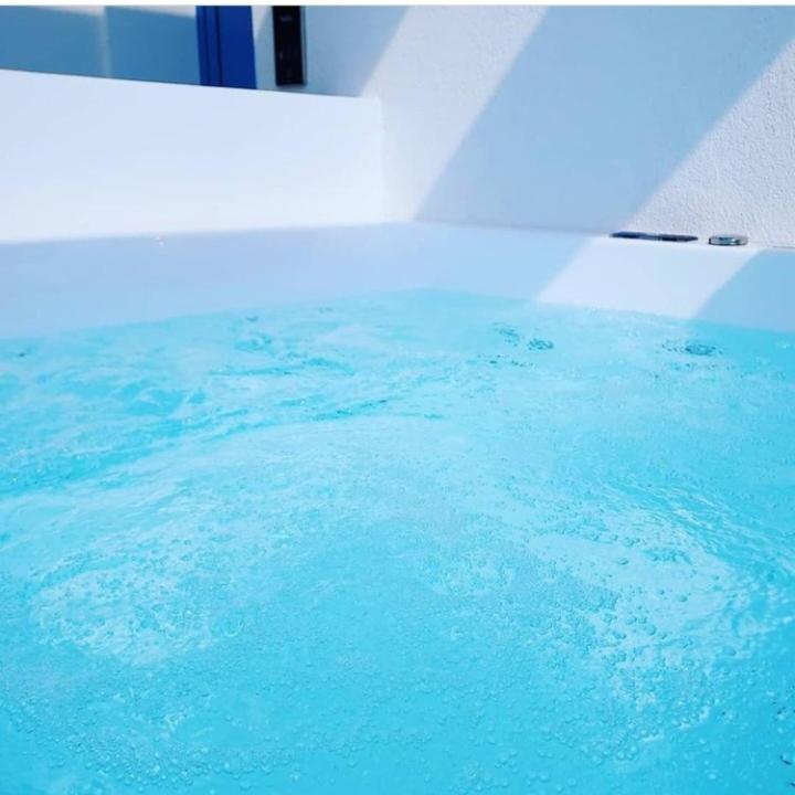 Panorama Suite with private outdoor Hot Tub - Photo 21