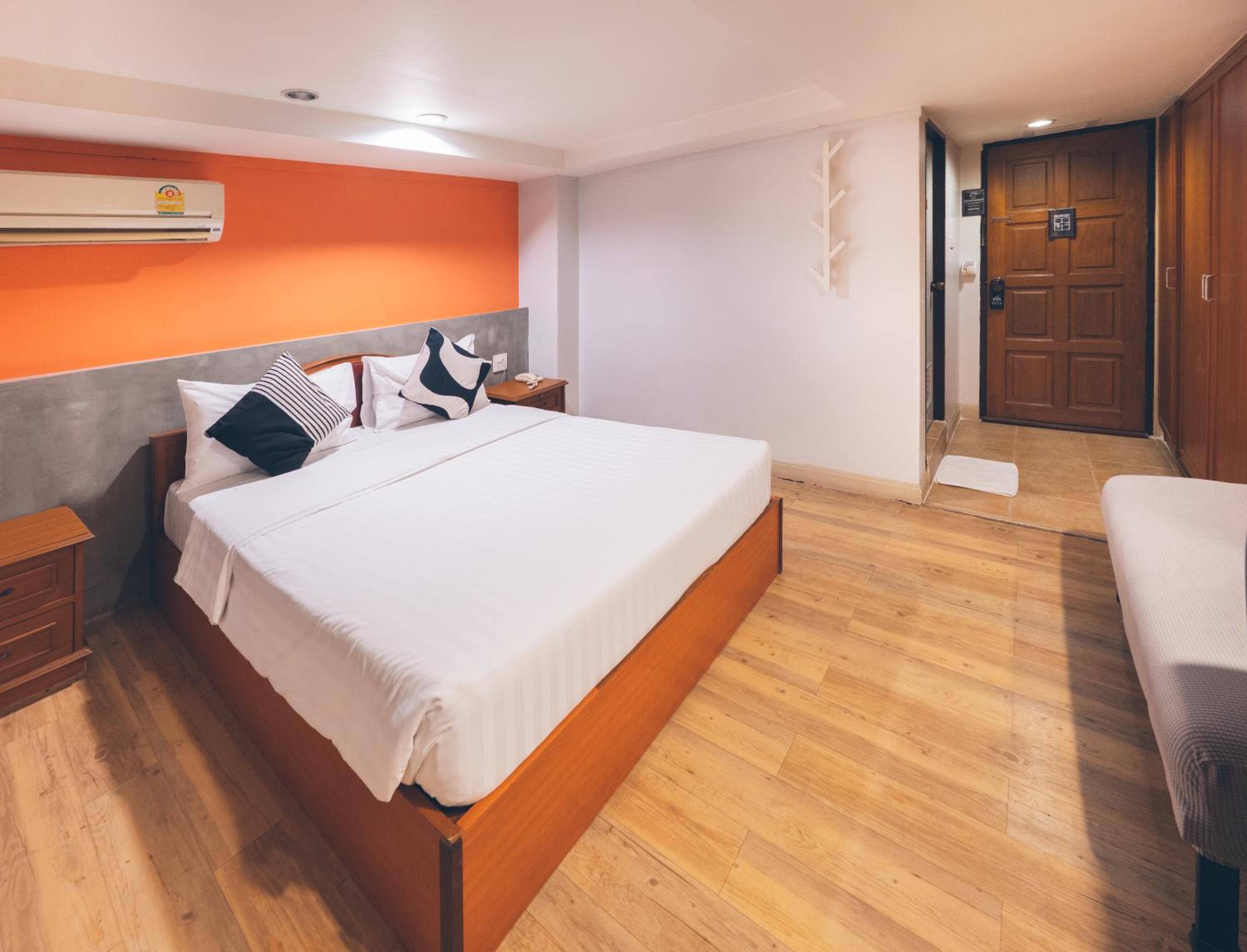 Budget Double Room photo 3