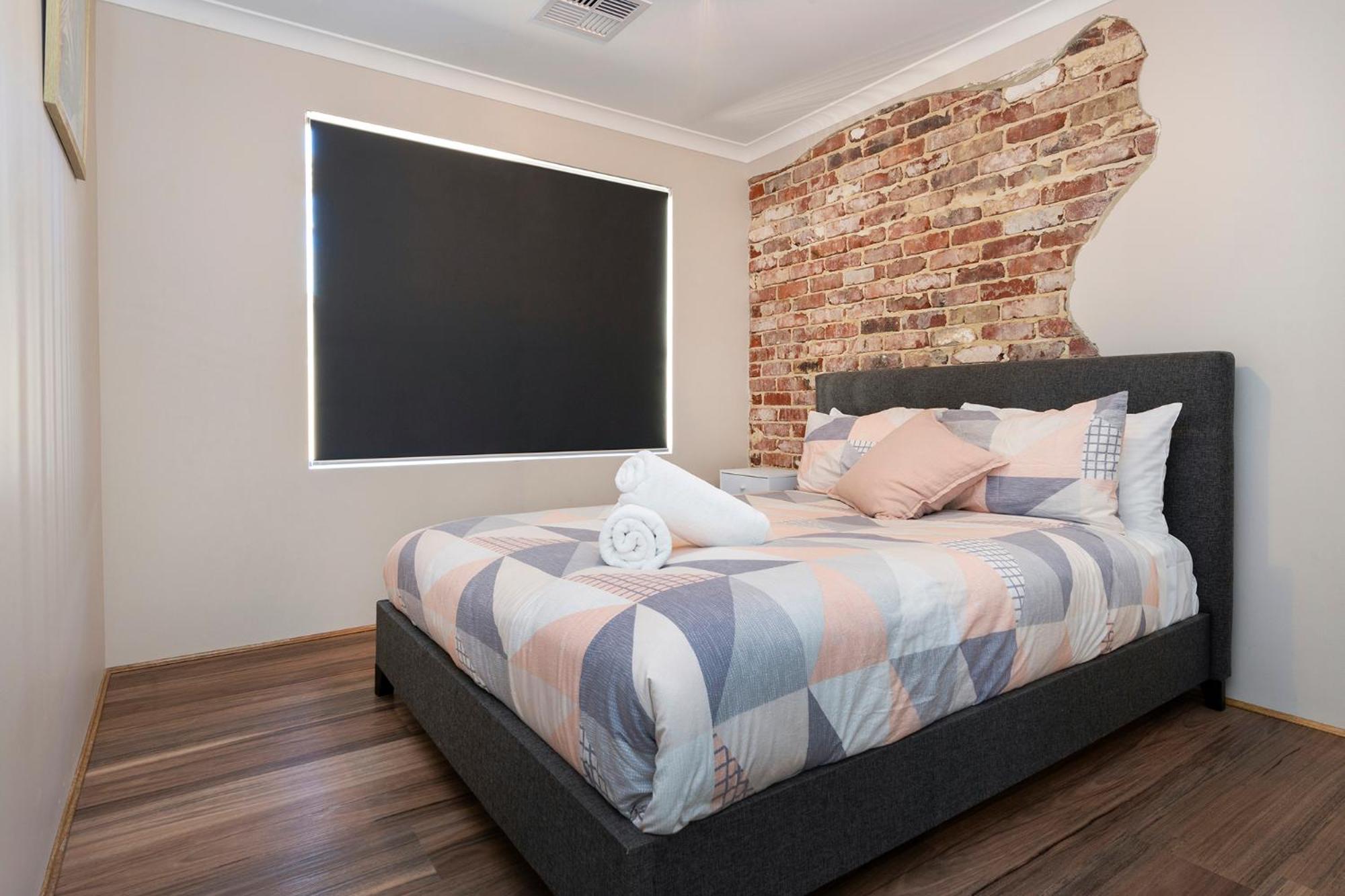 Four-Bedroom House photo 3