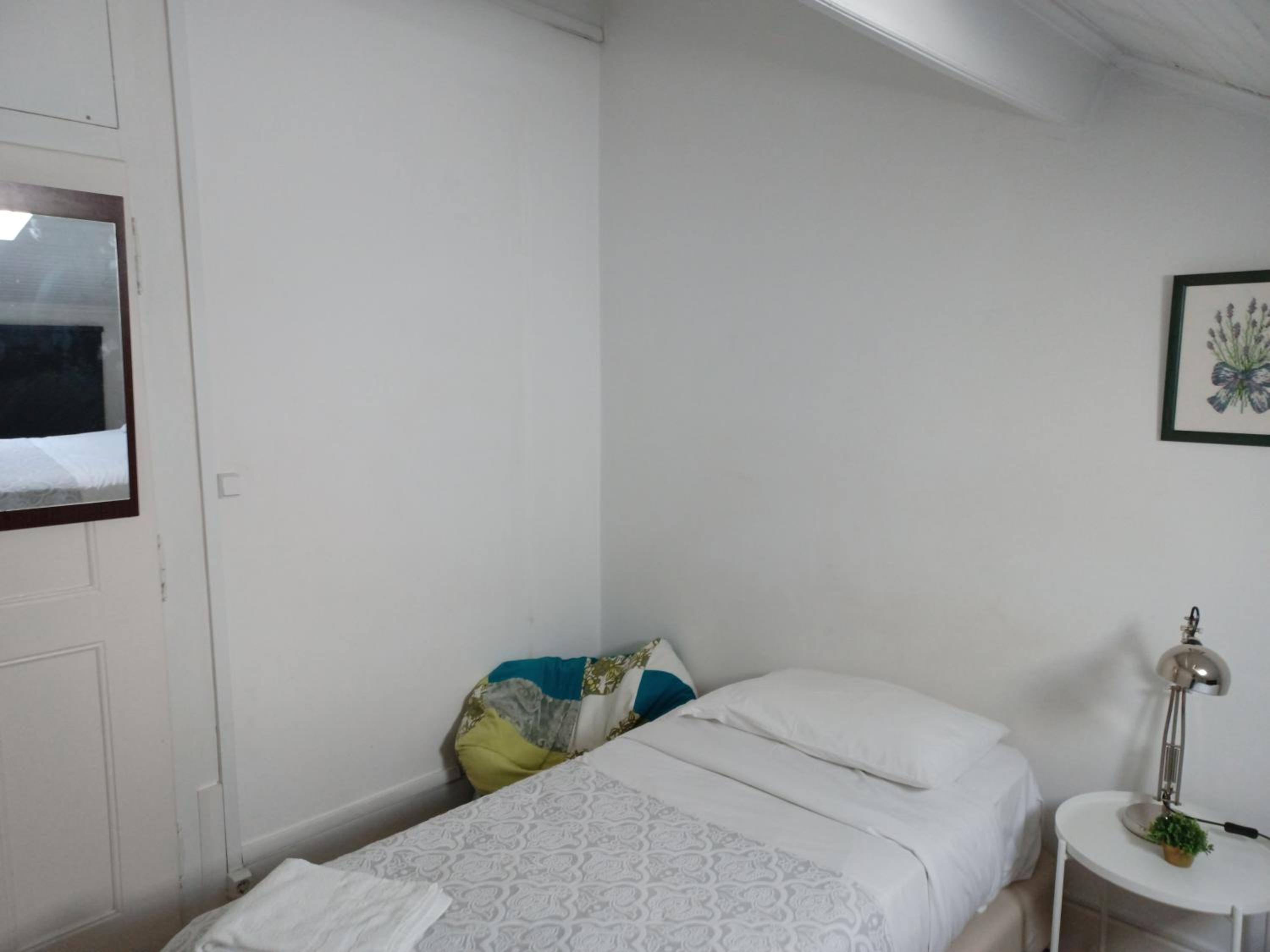 Twin Room with Shared Bathroom photo 3