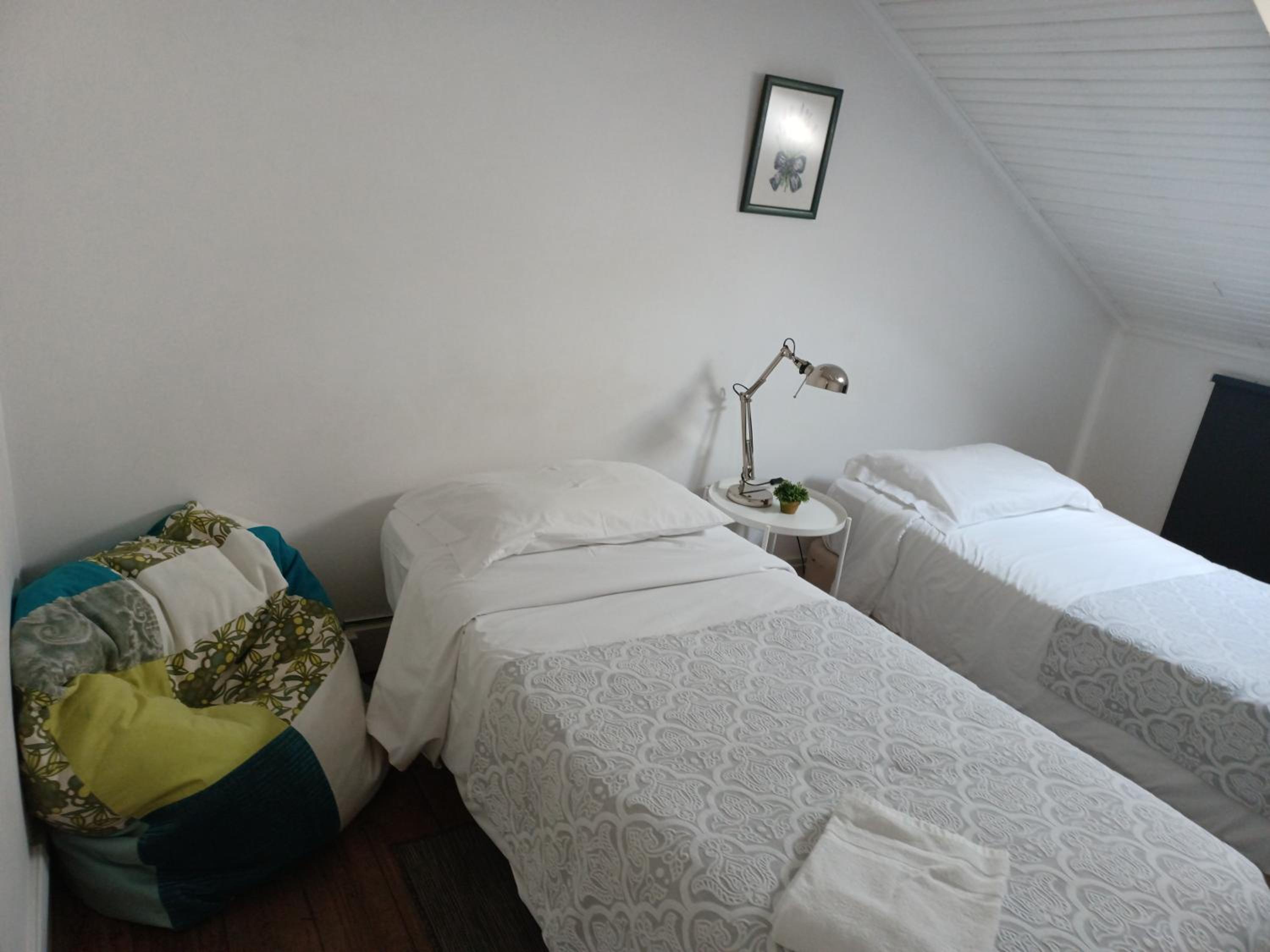 Twin Room with Shared Bathroom photo 2