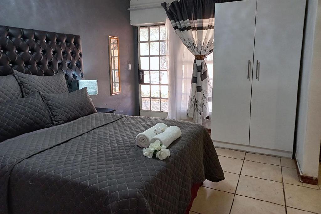 Double Room with Private Bathroom - Photo 3