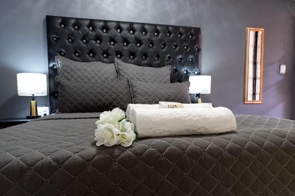 Double Room with Private Bathroom - Photo 6