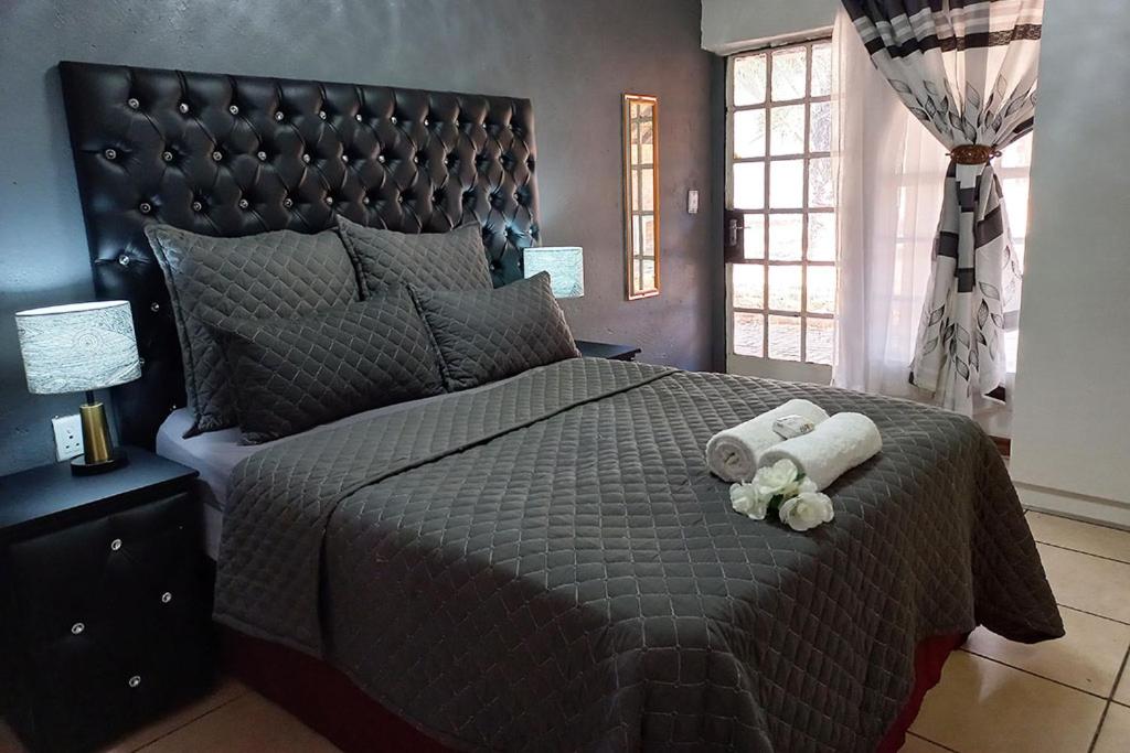 Double Room with Private Bathroom - Photo 1
