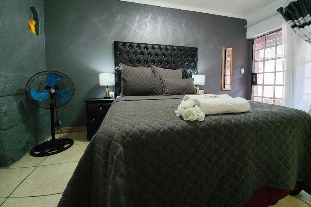Double Room with Private Bathroom - Photo 4