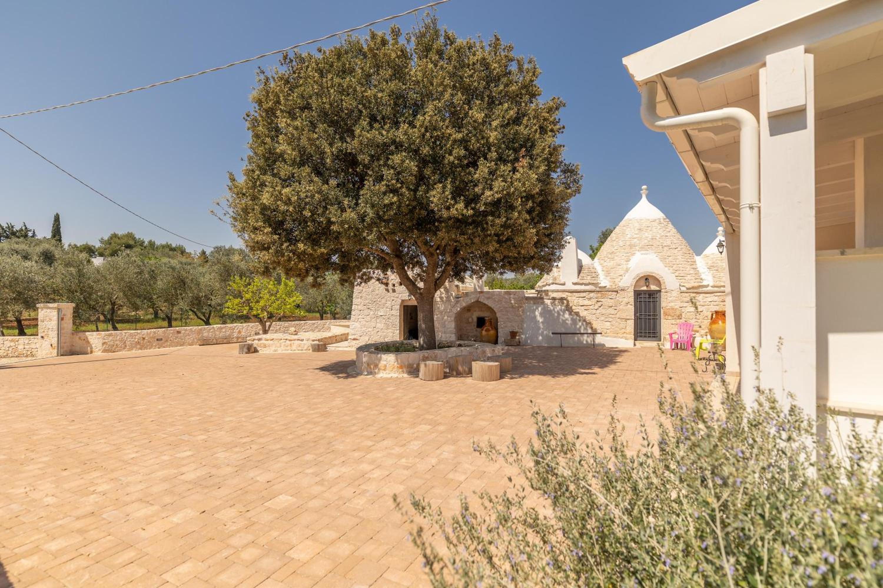Villa photo 3