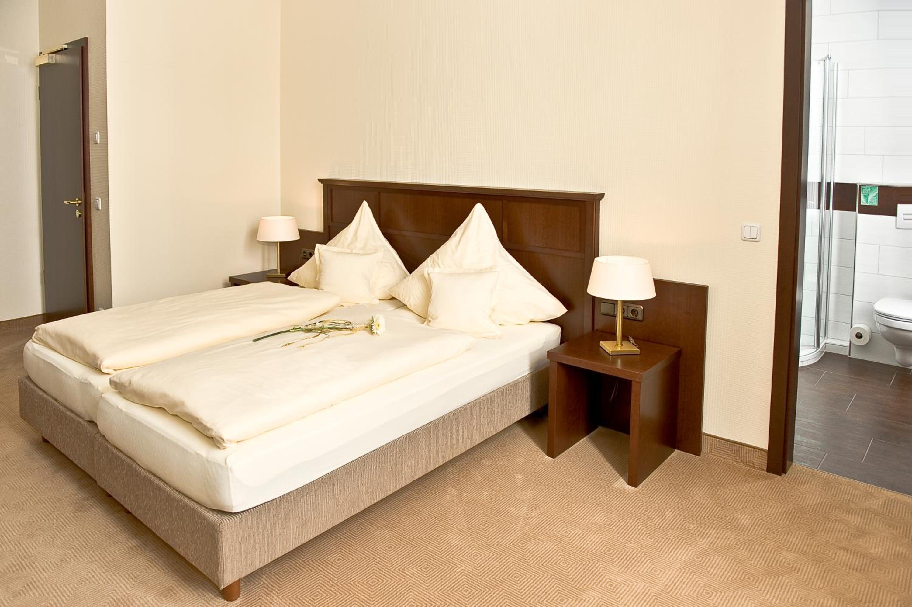 Double Room - Photo 3