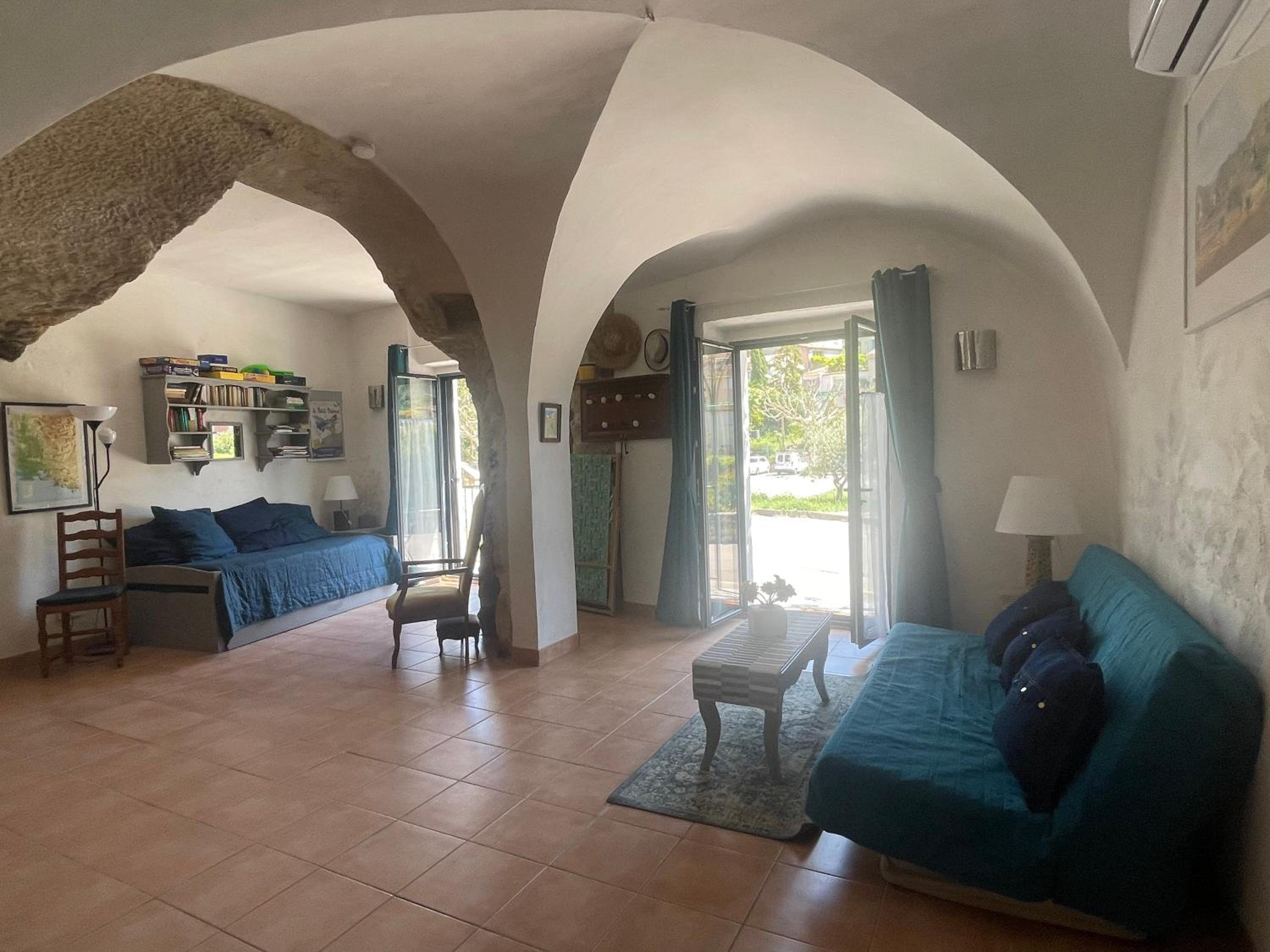 Two-Bedroom House - Photo 1