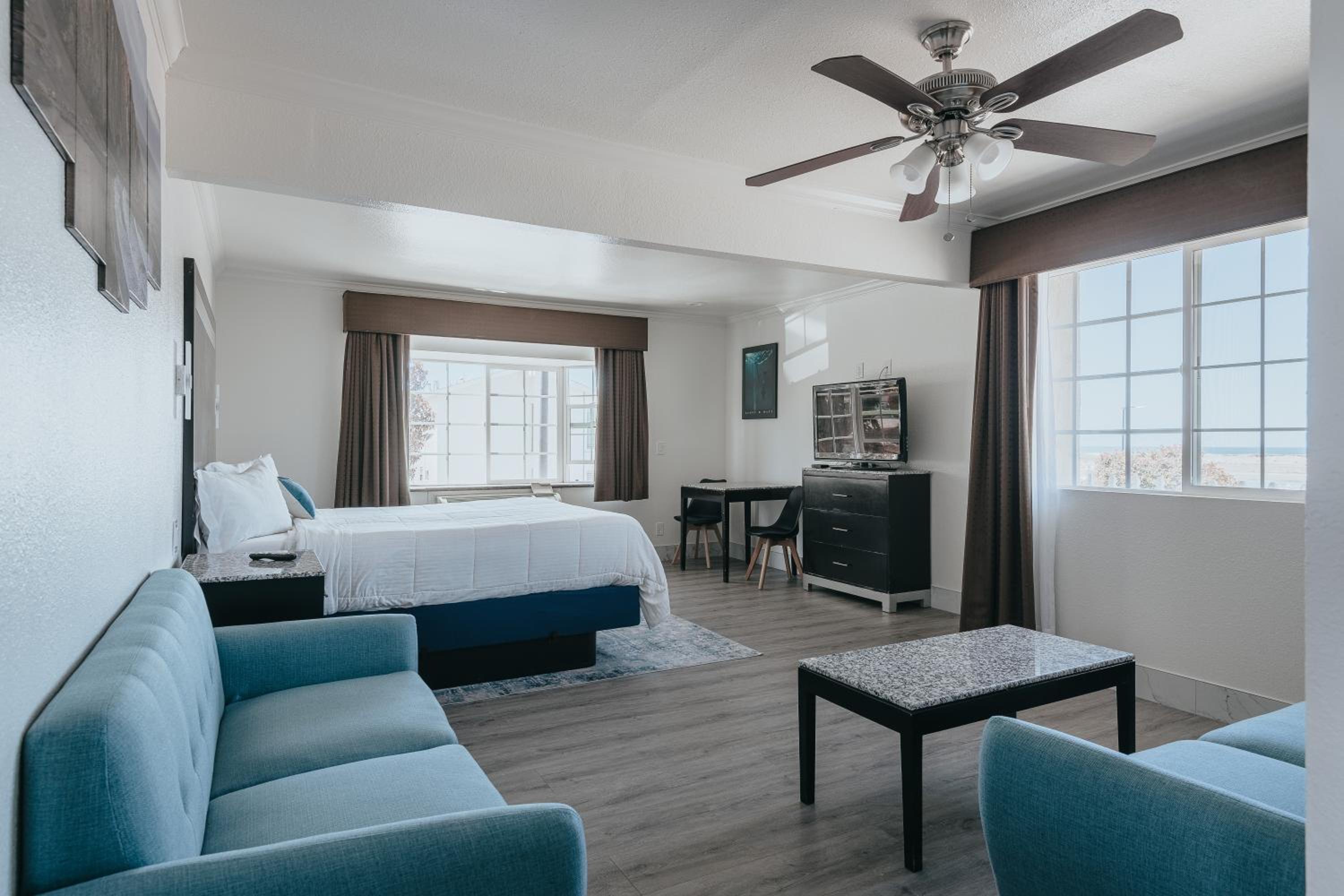 Deluxe Ocean View King Suite - Upstairs, Non-Smoking, No Pets