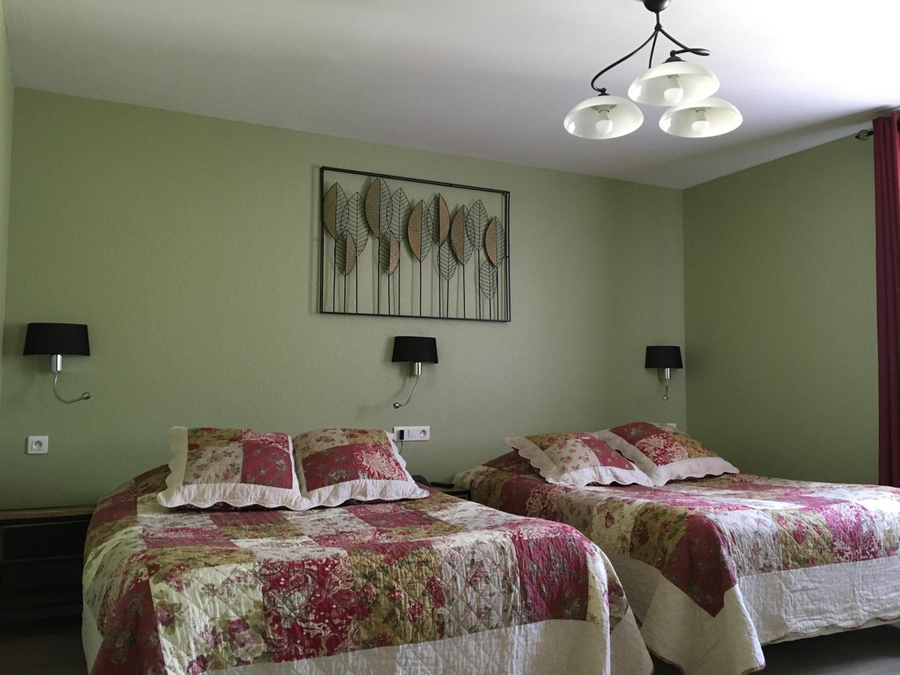 Family Room (6 Adults) photo 3