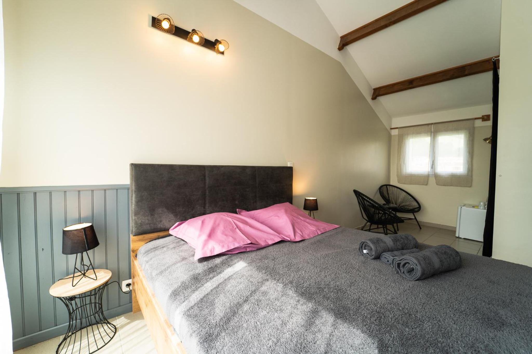 Deluxe Room (2 Adults + 1 Child) photo 1