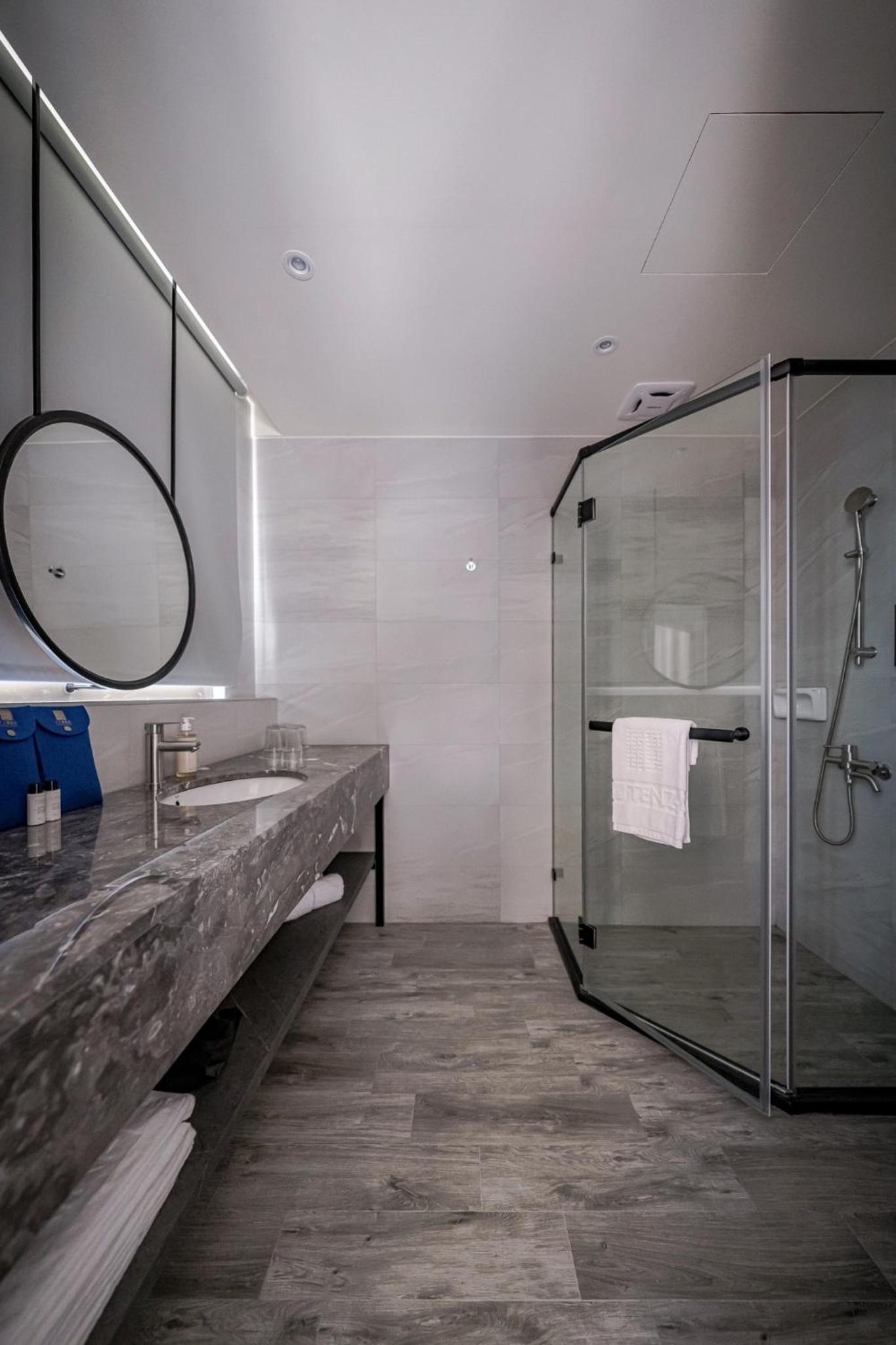 Standard Quadruple Room - Photo 8