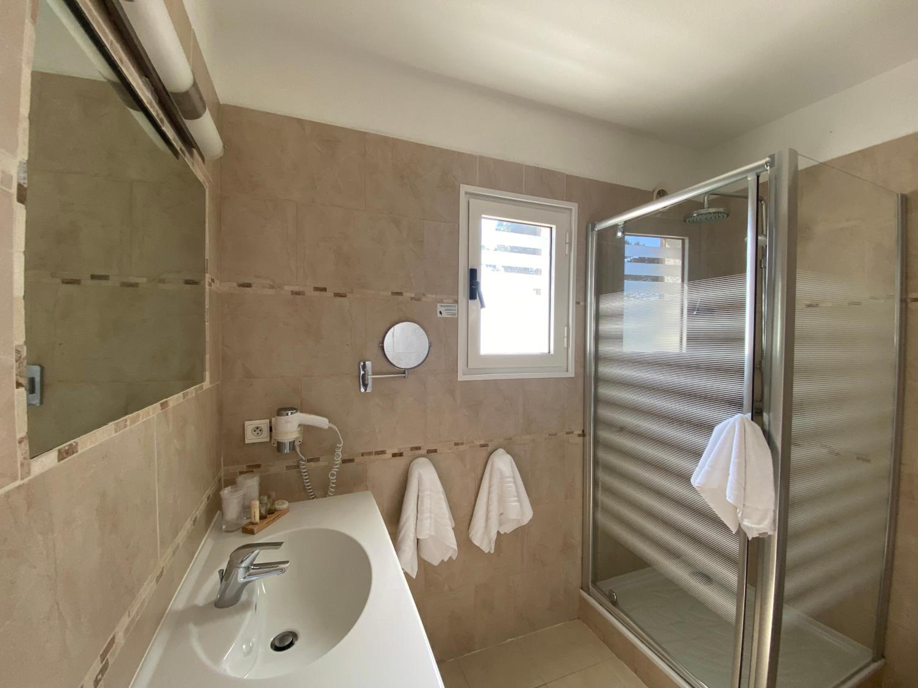 Superior Double or Twin Room with Garden View photo 3