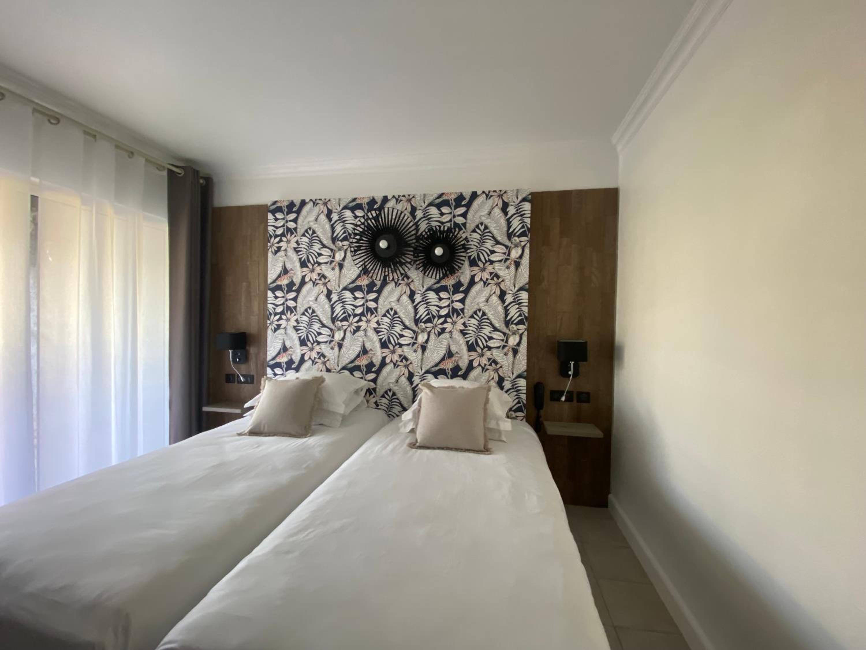 Superior Triple Room with Sea View photo 2