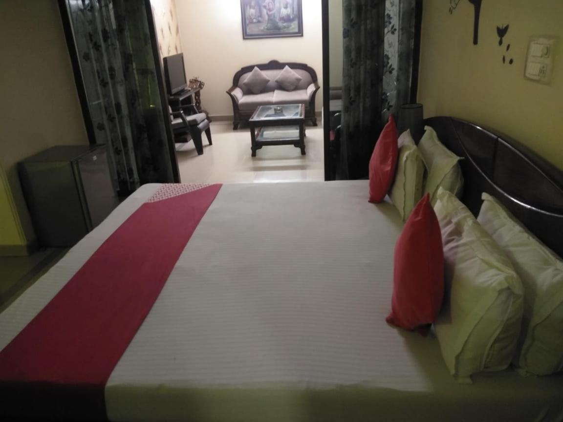 Deluxe Family Suite - Photo 2