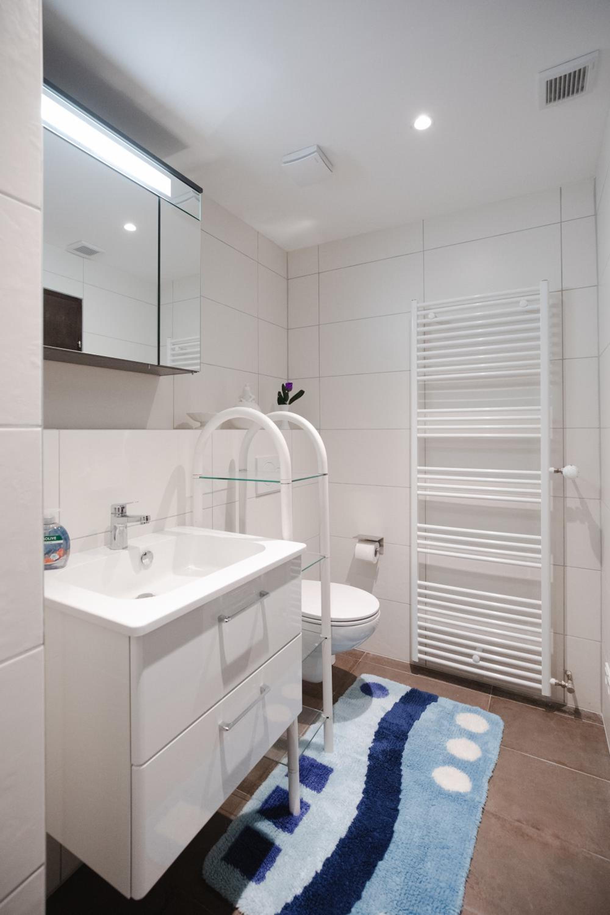Two-Bedroom Apartment - Photo 7