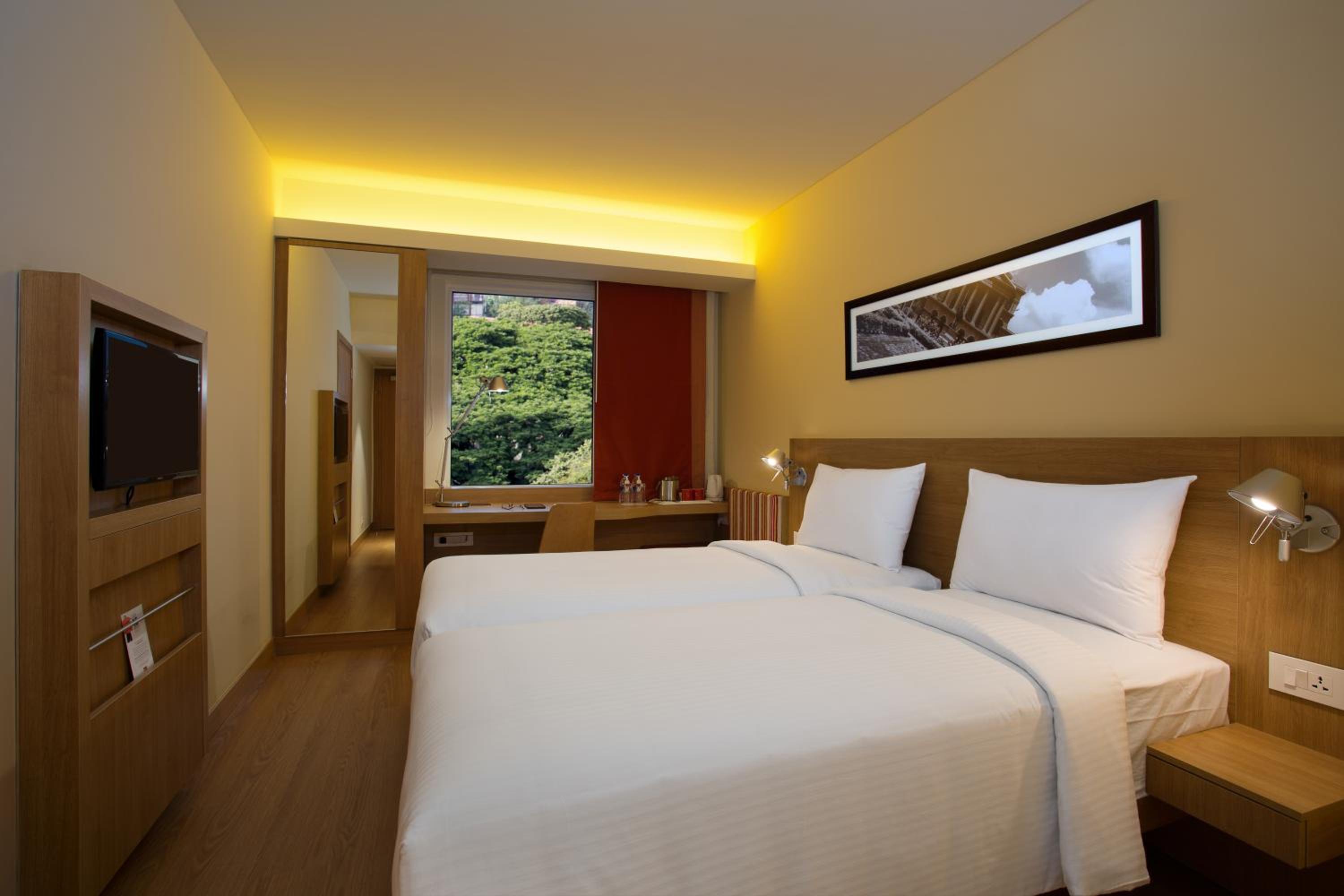 Standard Queen Room with 25% Discount on F&B, 2 Piece Laundry, Happy hours 1+1,Complimentary Early Check-in from 1000hrs and Late Checkout till 1600 (Subject to availability) - Photo 7