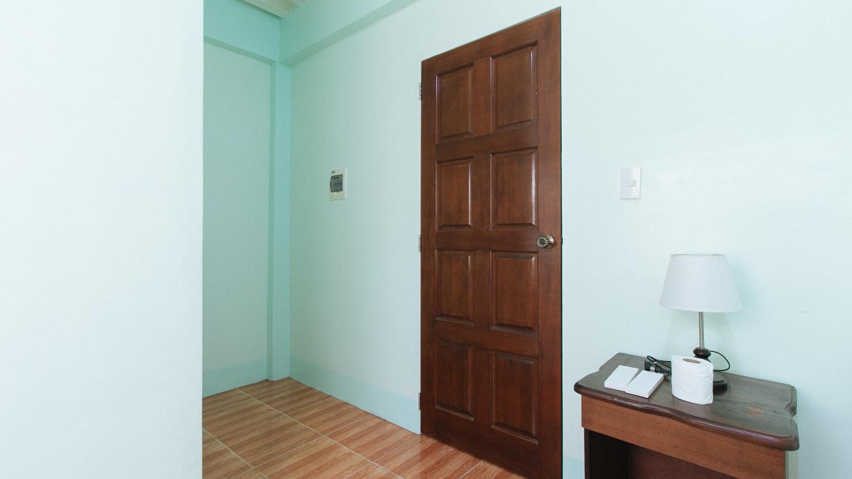 Standard Double Room - Photo 7
