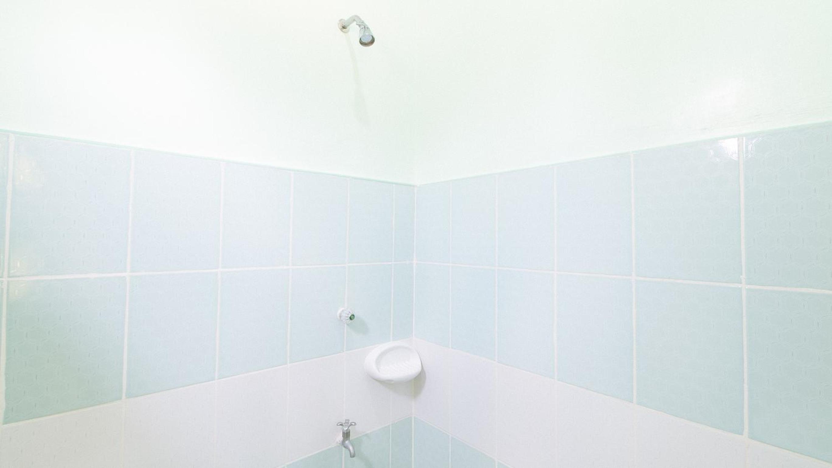 Standard Double Room - Photo 11