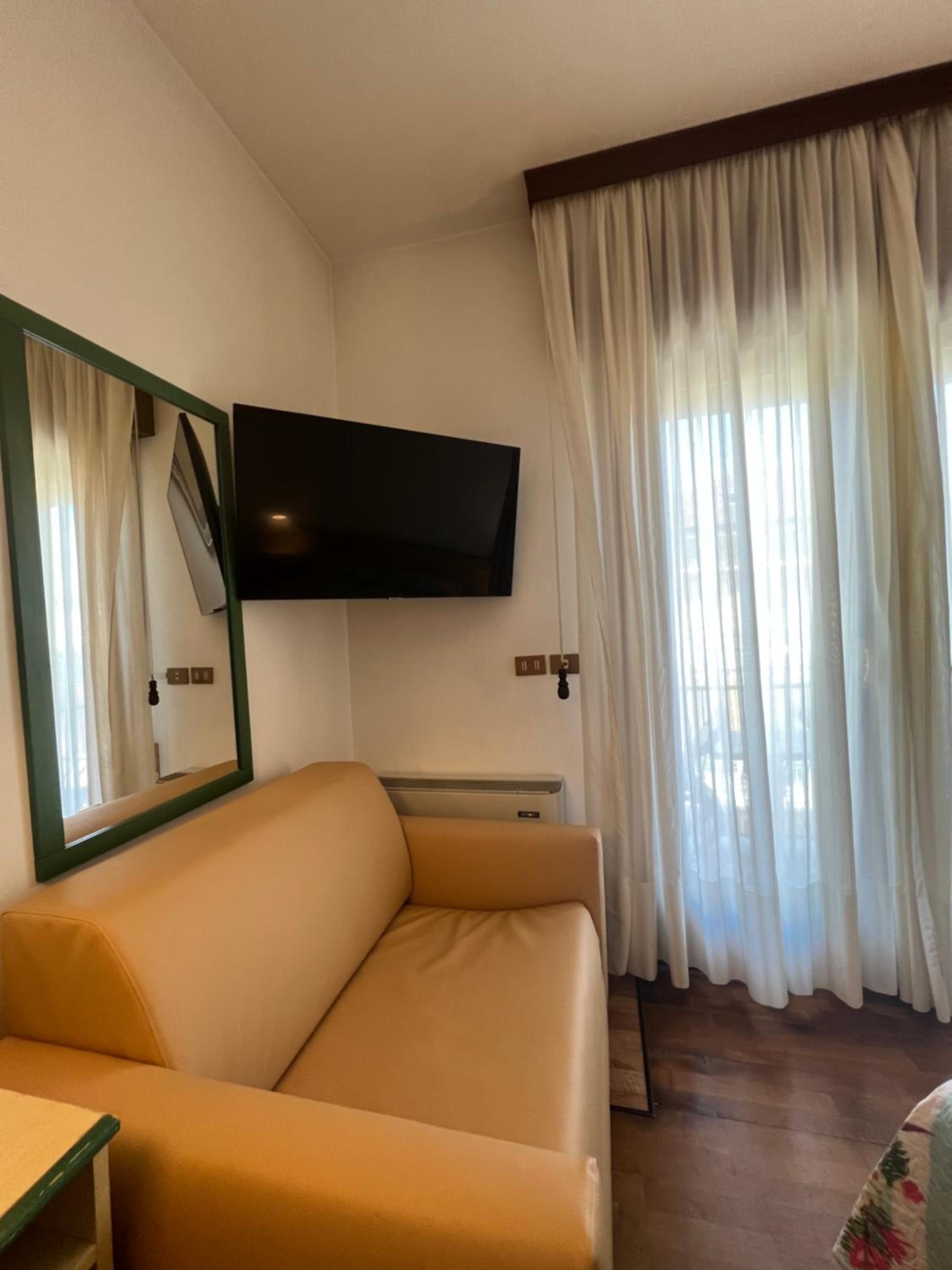 Triple Room - Photo 5