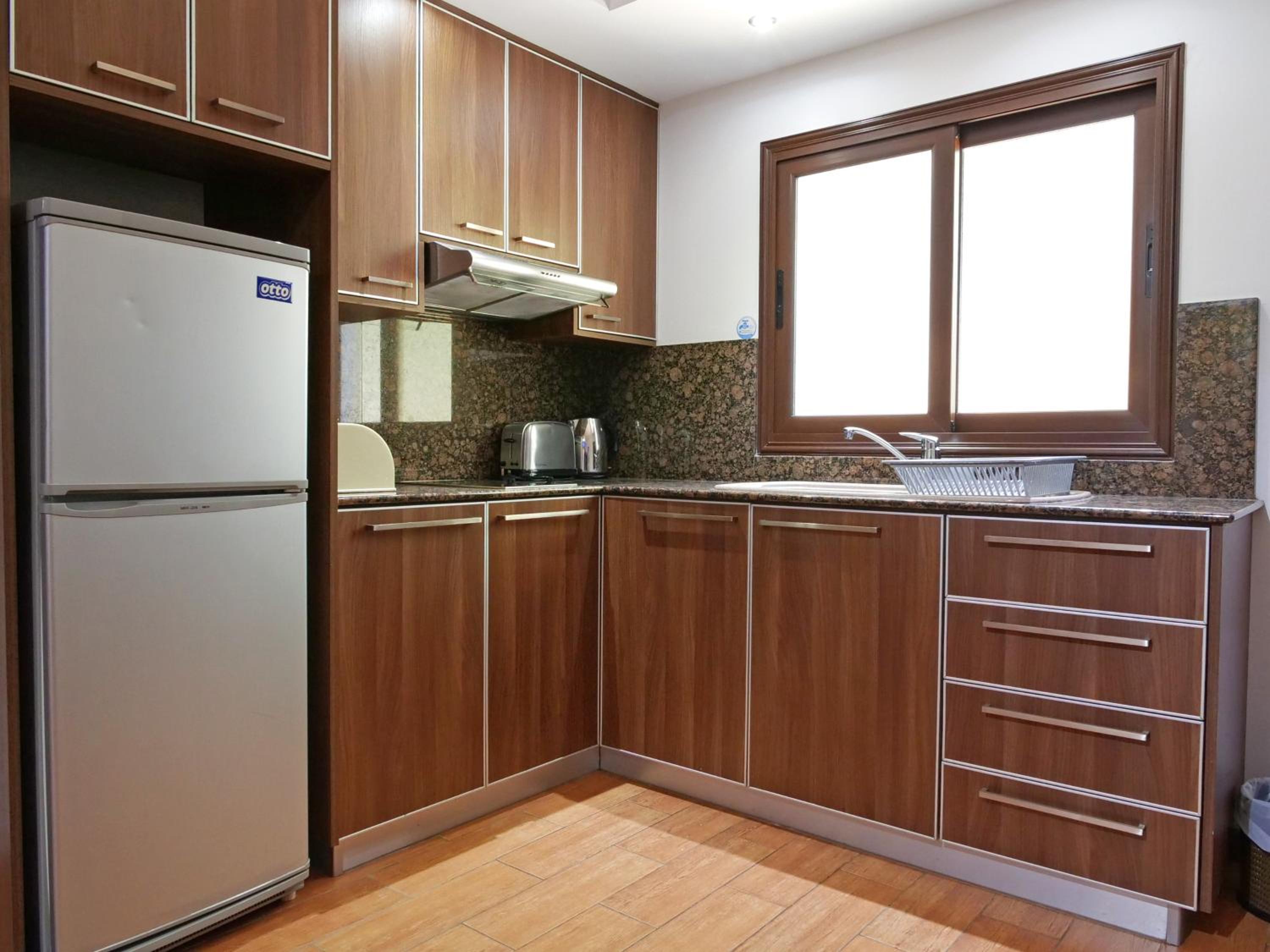 One-Bedroom Apartment photo 2