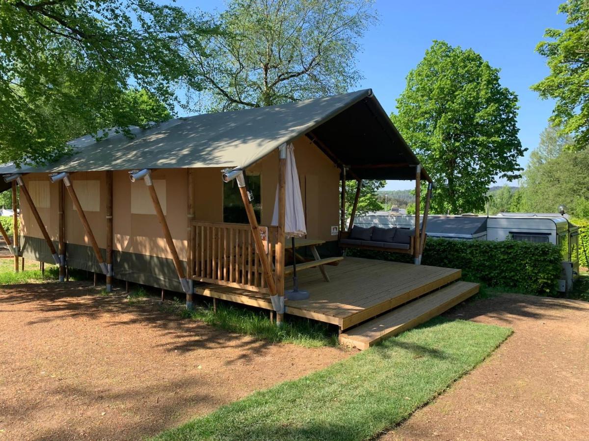 Tent 2 photo 1