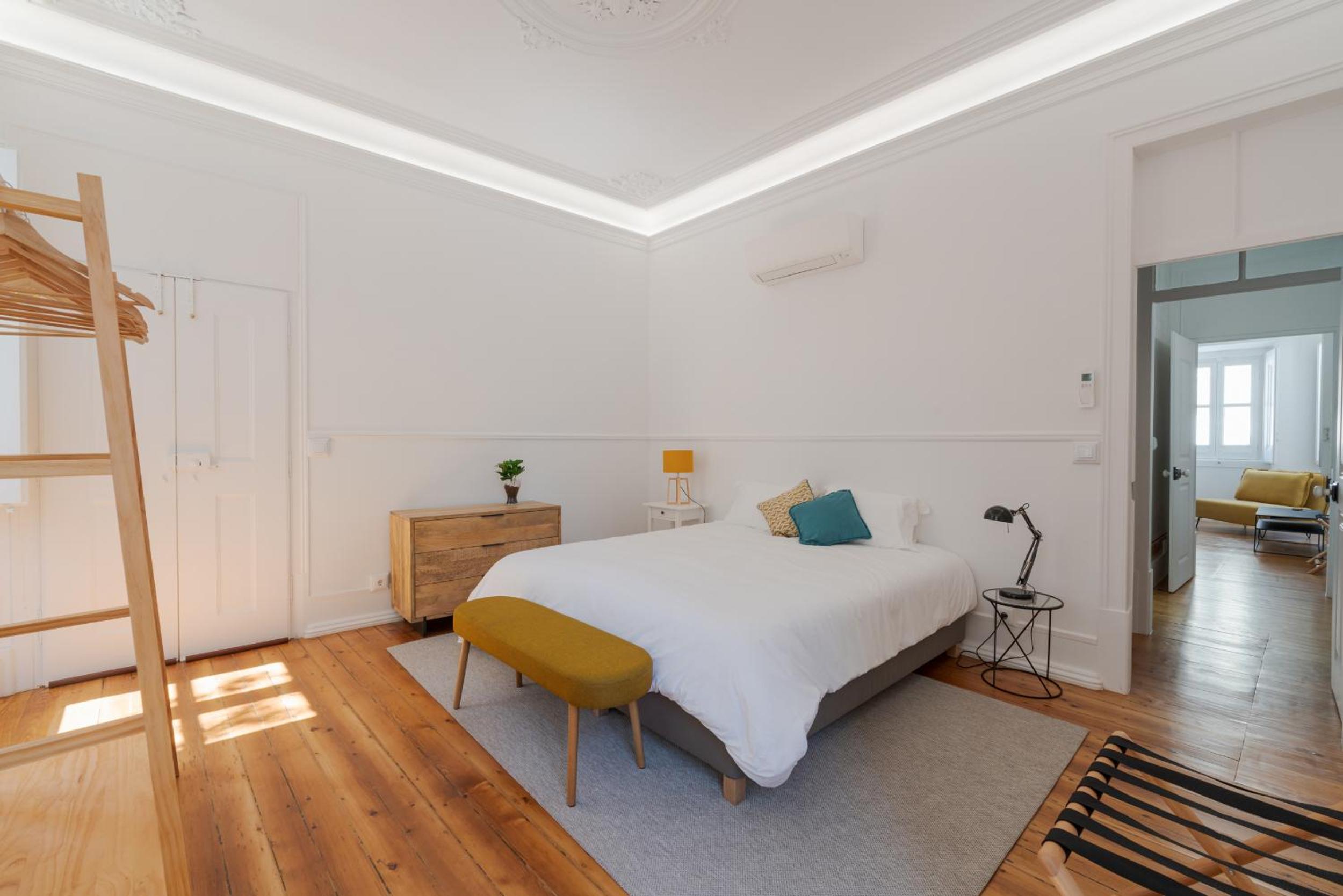 Deluxe Double or Twin Room - Photo 10