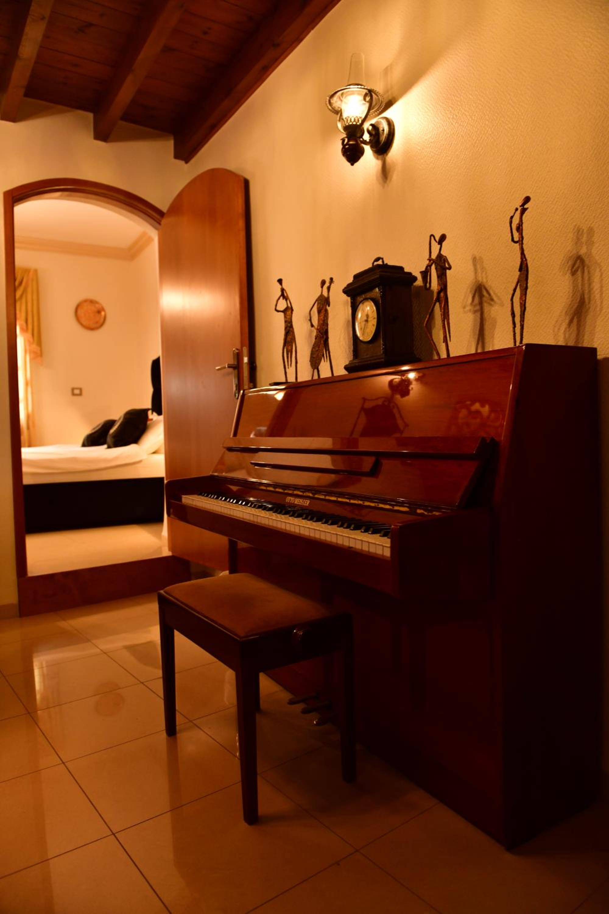 Deluxe King Studio - Photo 2