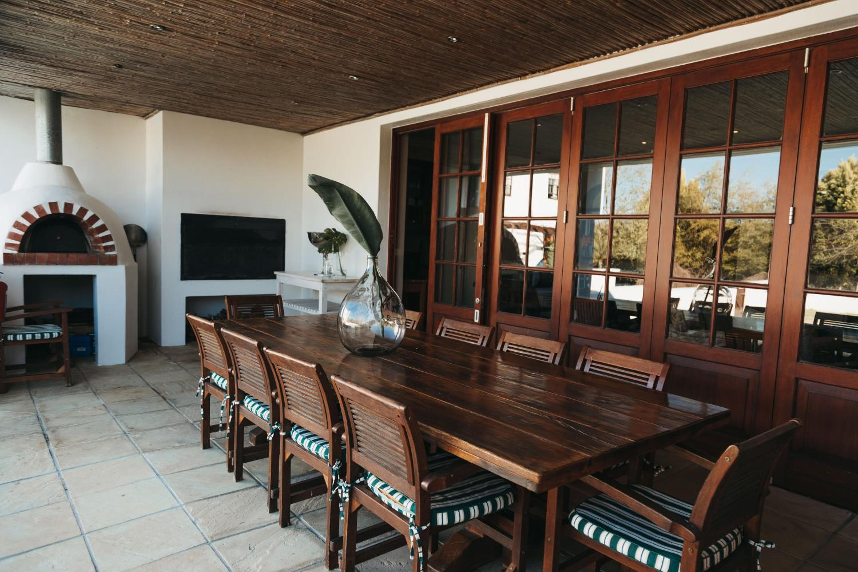 Queen Suite with Pool View - Photo 4