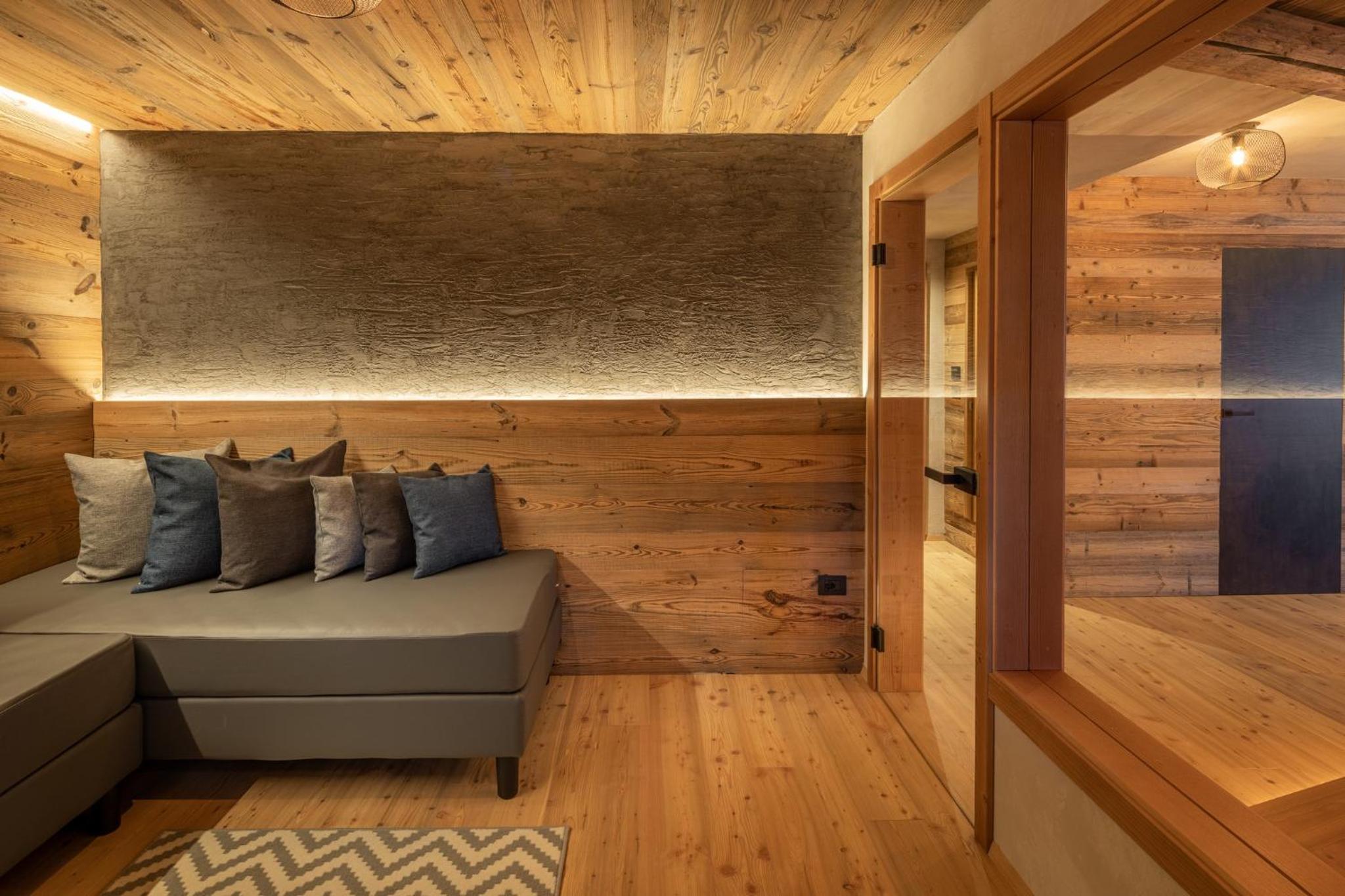 Deluxe Suite - Photo 7