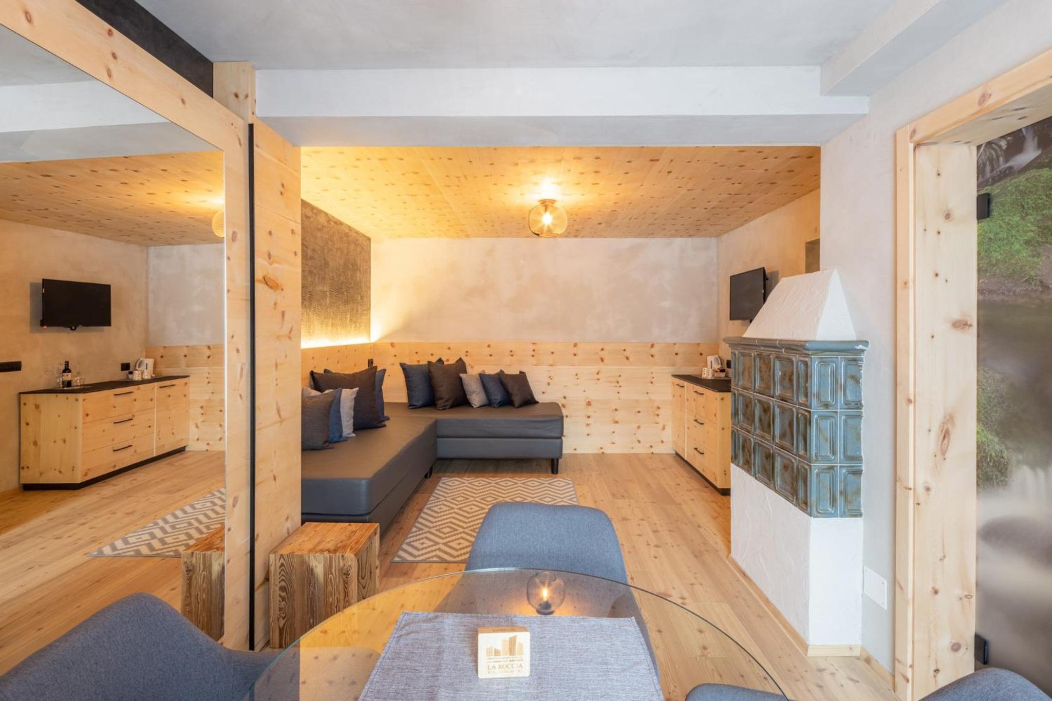 Deluxe Suite - Photo 10