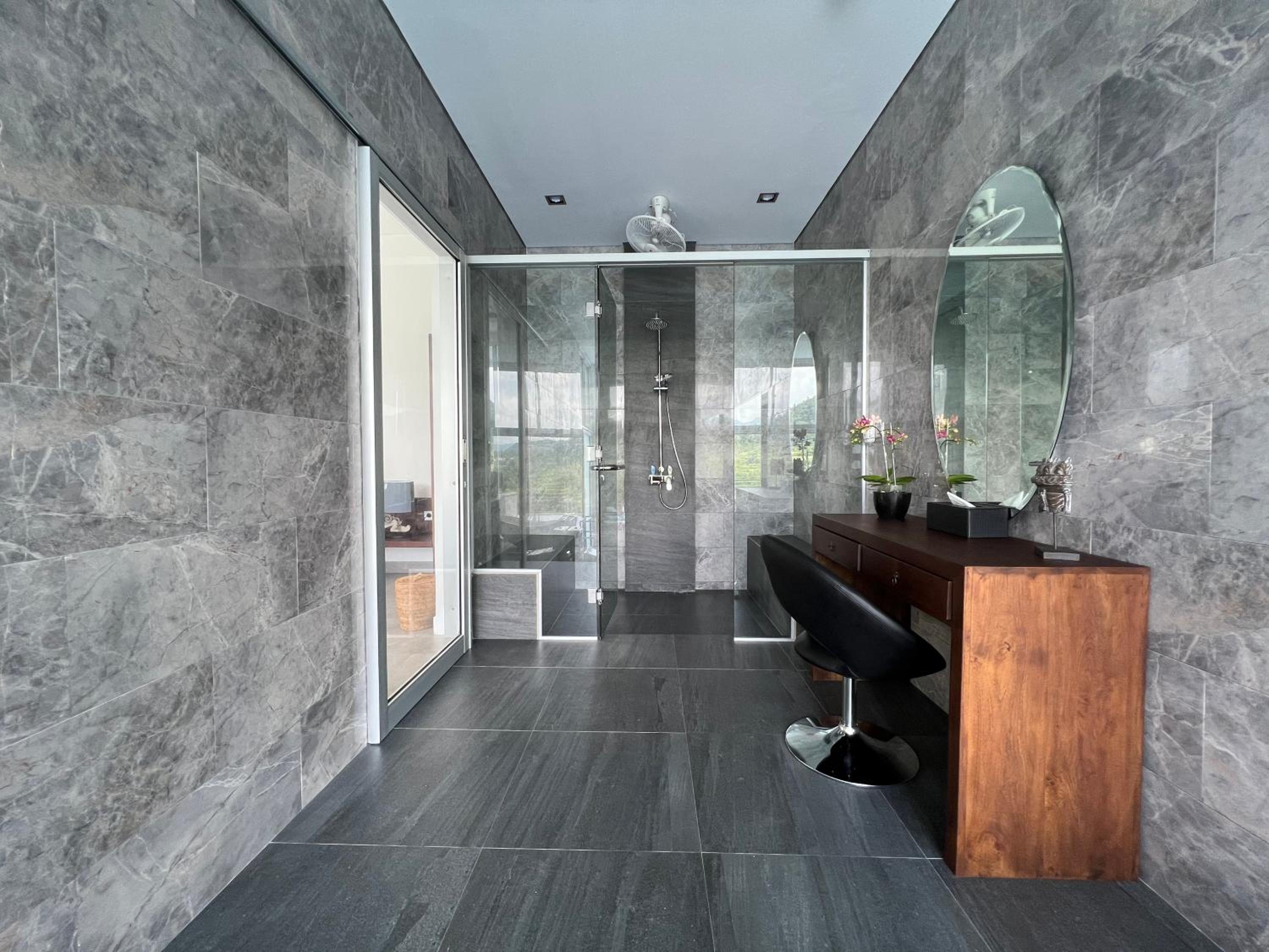 One-Bedroom Villa with Pool View - Photo 3