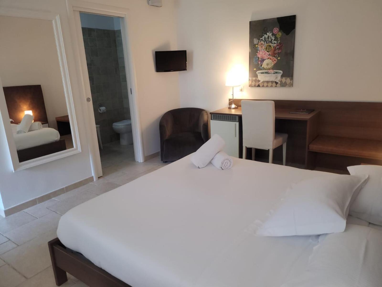 Double Room - Photo 1